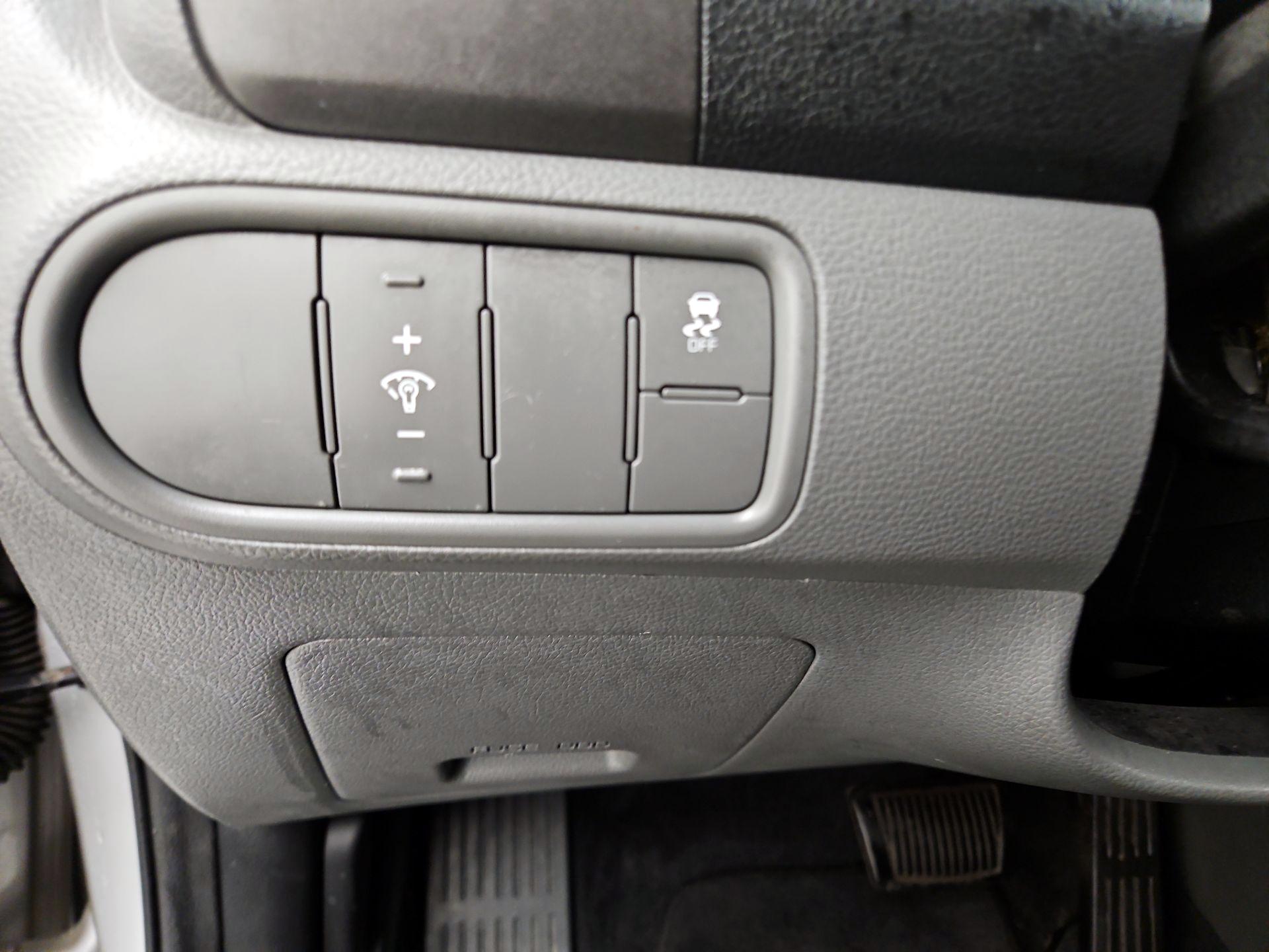 Thumbnail: 2018 Kia Forte - 13