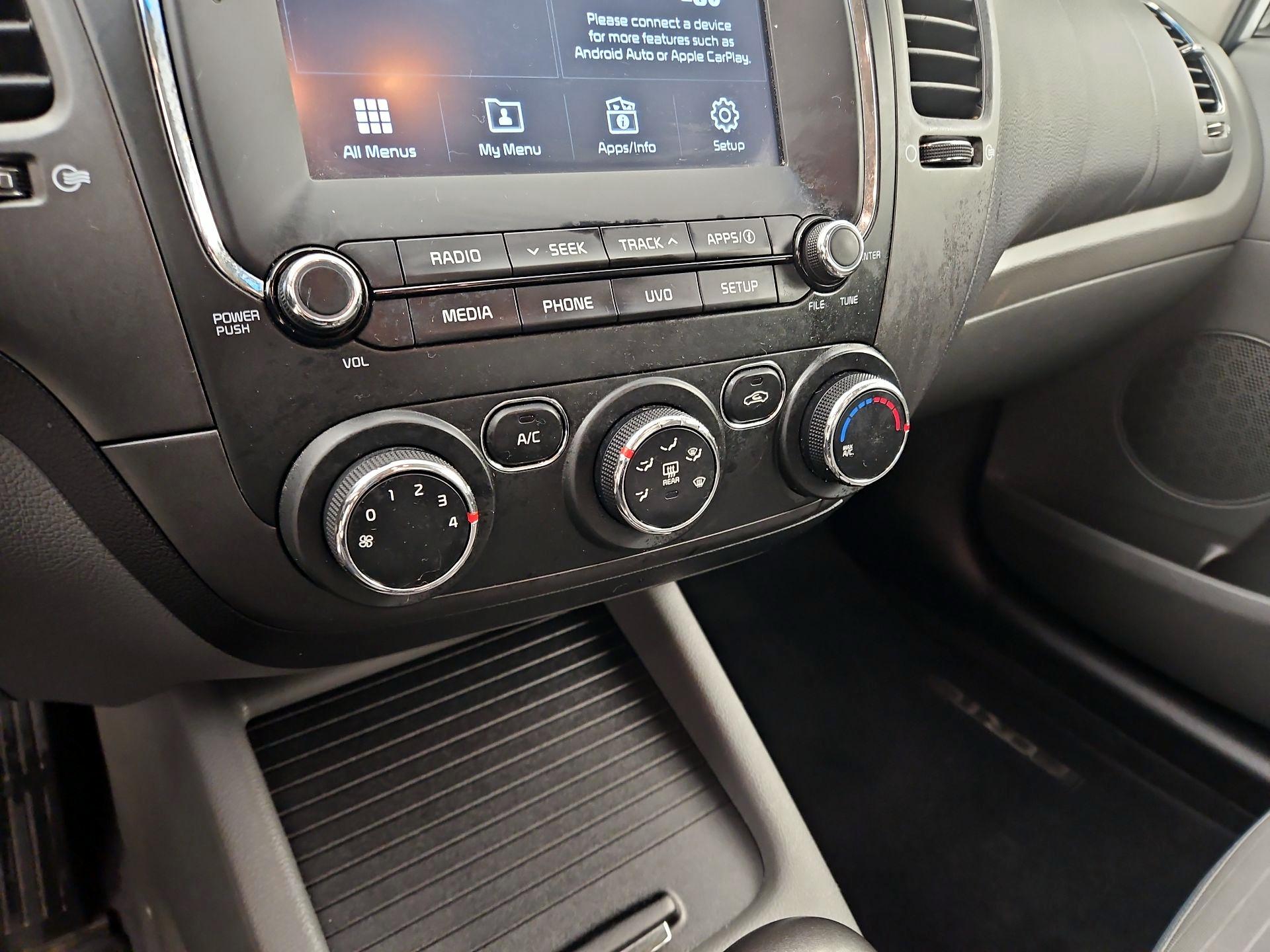 Thumbnail: 2018 Kia Forte - 16