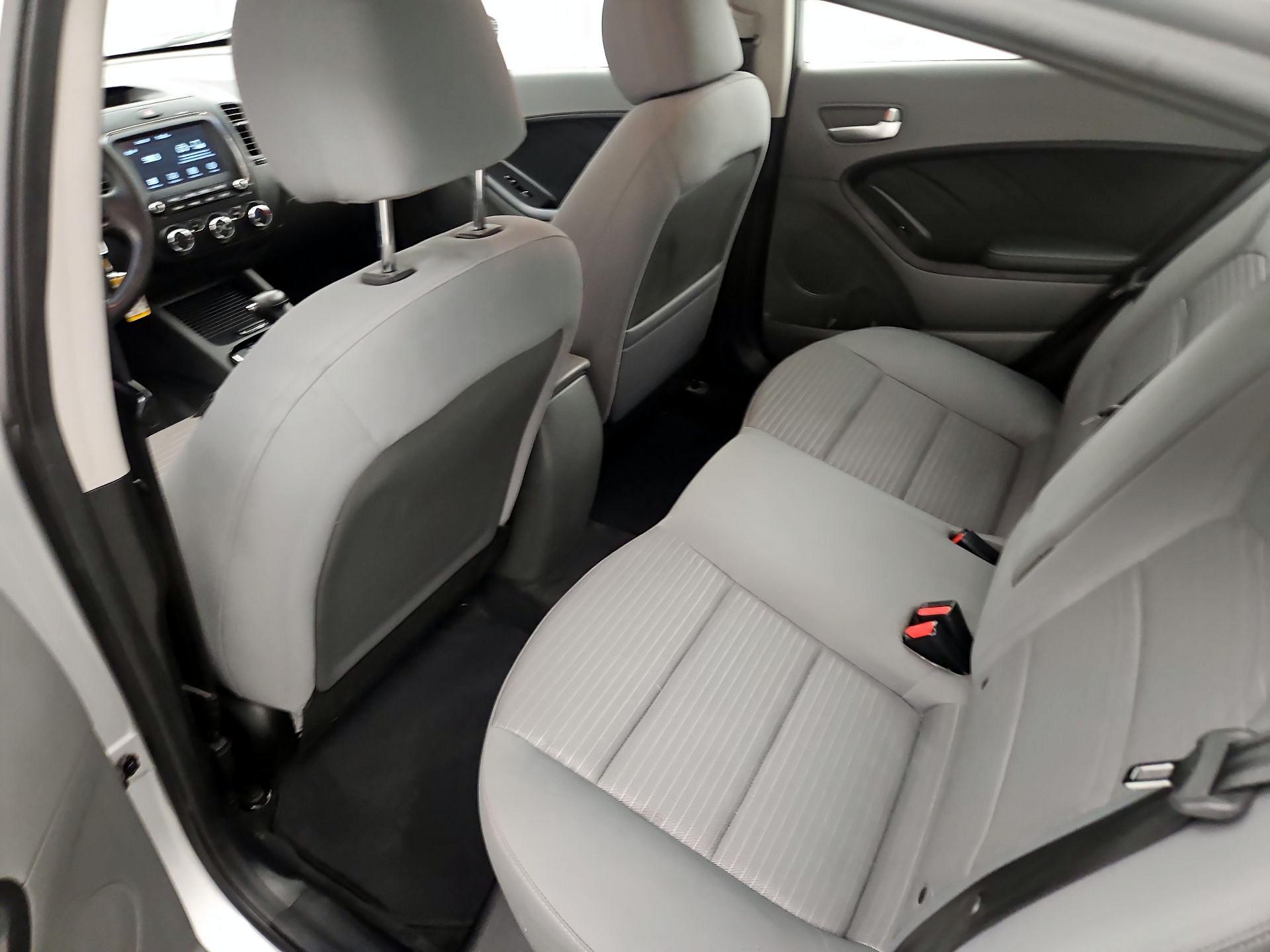 Thumbnail: 2018 Kia Forte - 19