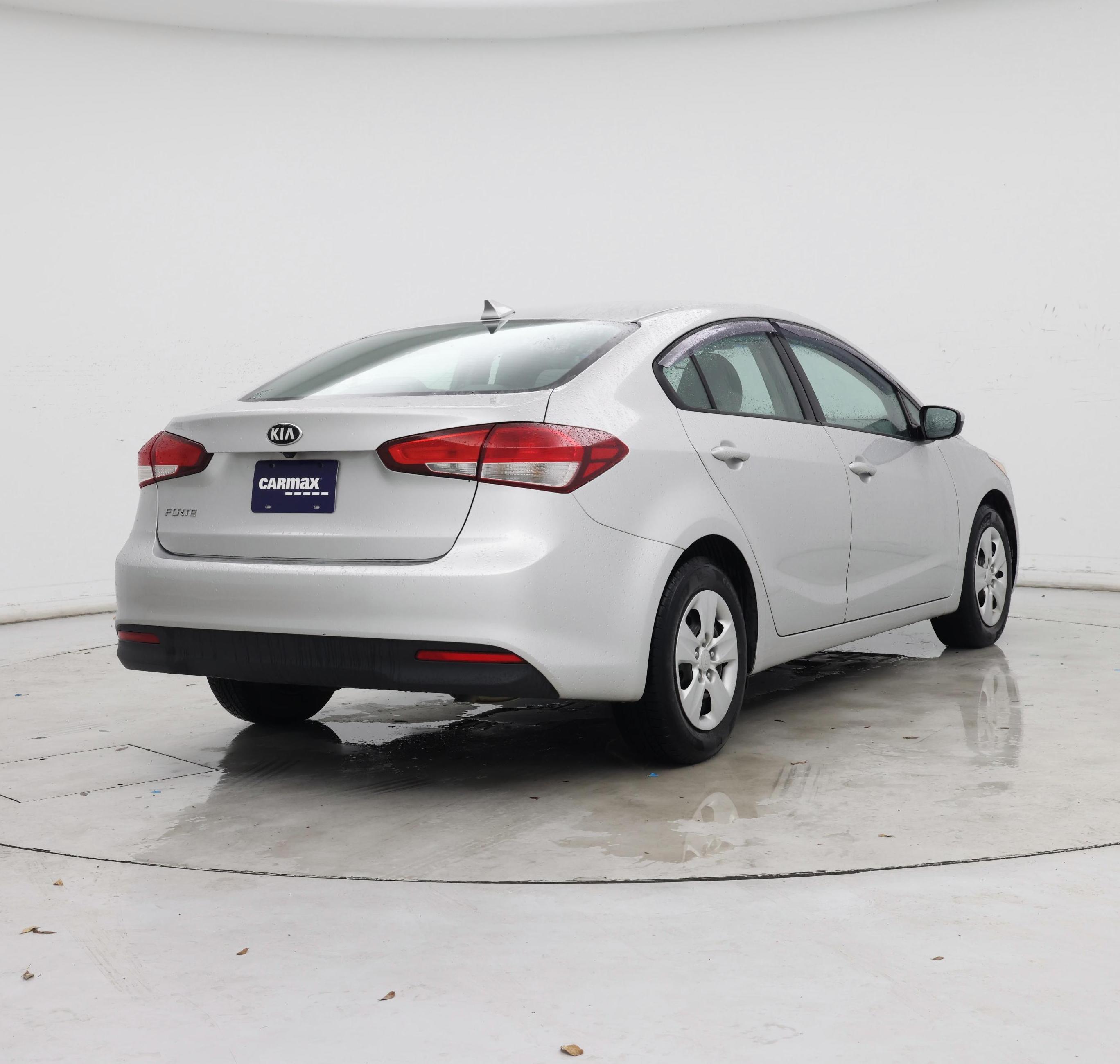 Thumbnail: 2018 Kia Forte - 8