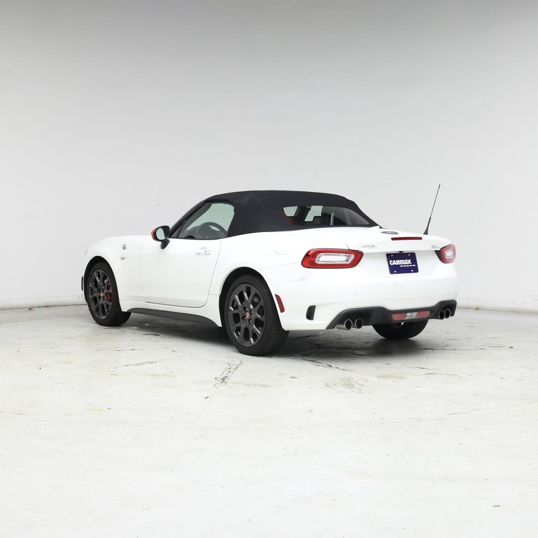Thumbnail: 2020 Fiat 124 Spider - 2