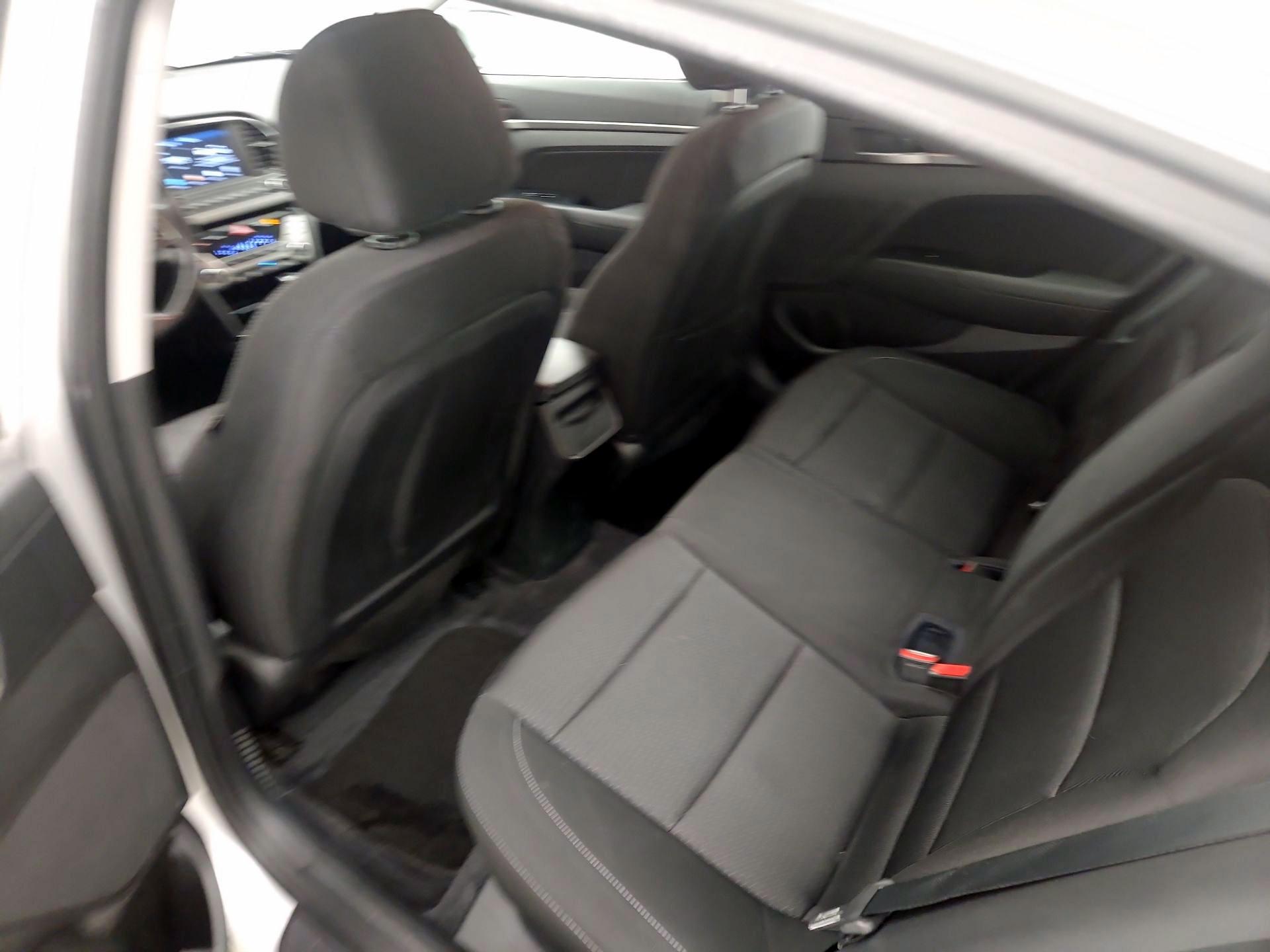 Thumbnail: 2017 Hyundai Elantra - 19