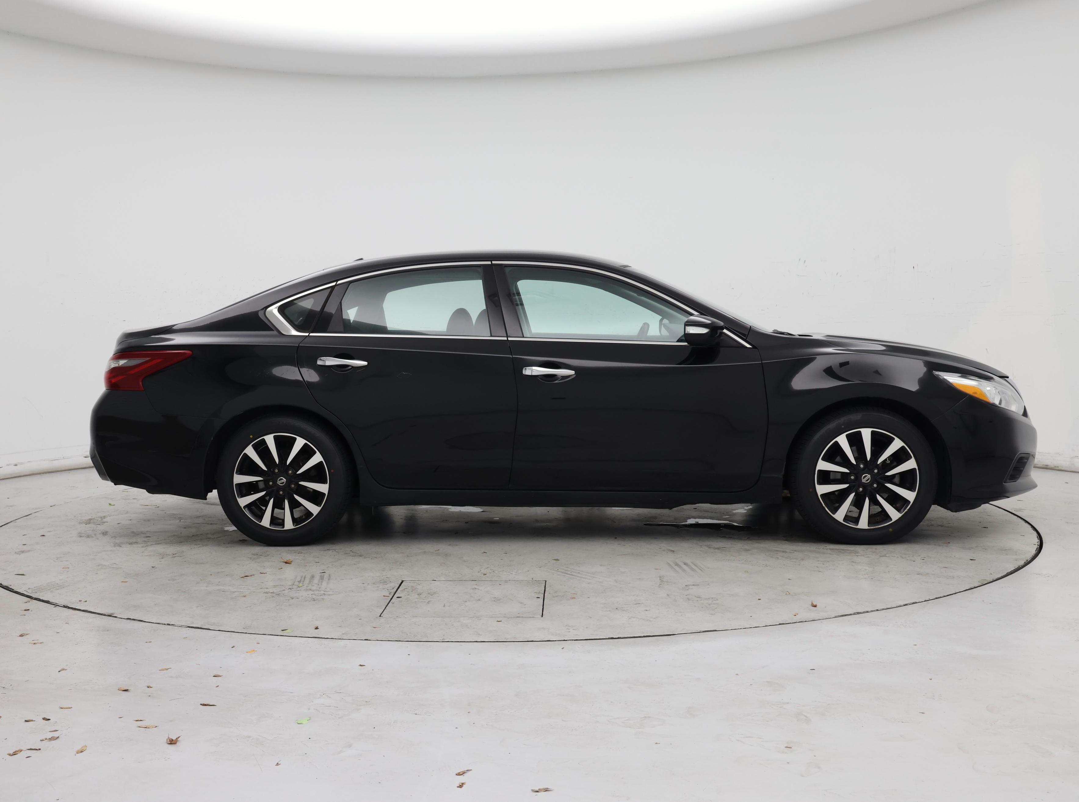 Thumbnail: 2018 Nissan Altima - 7