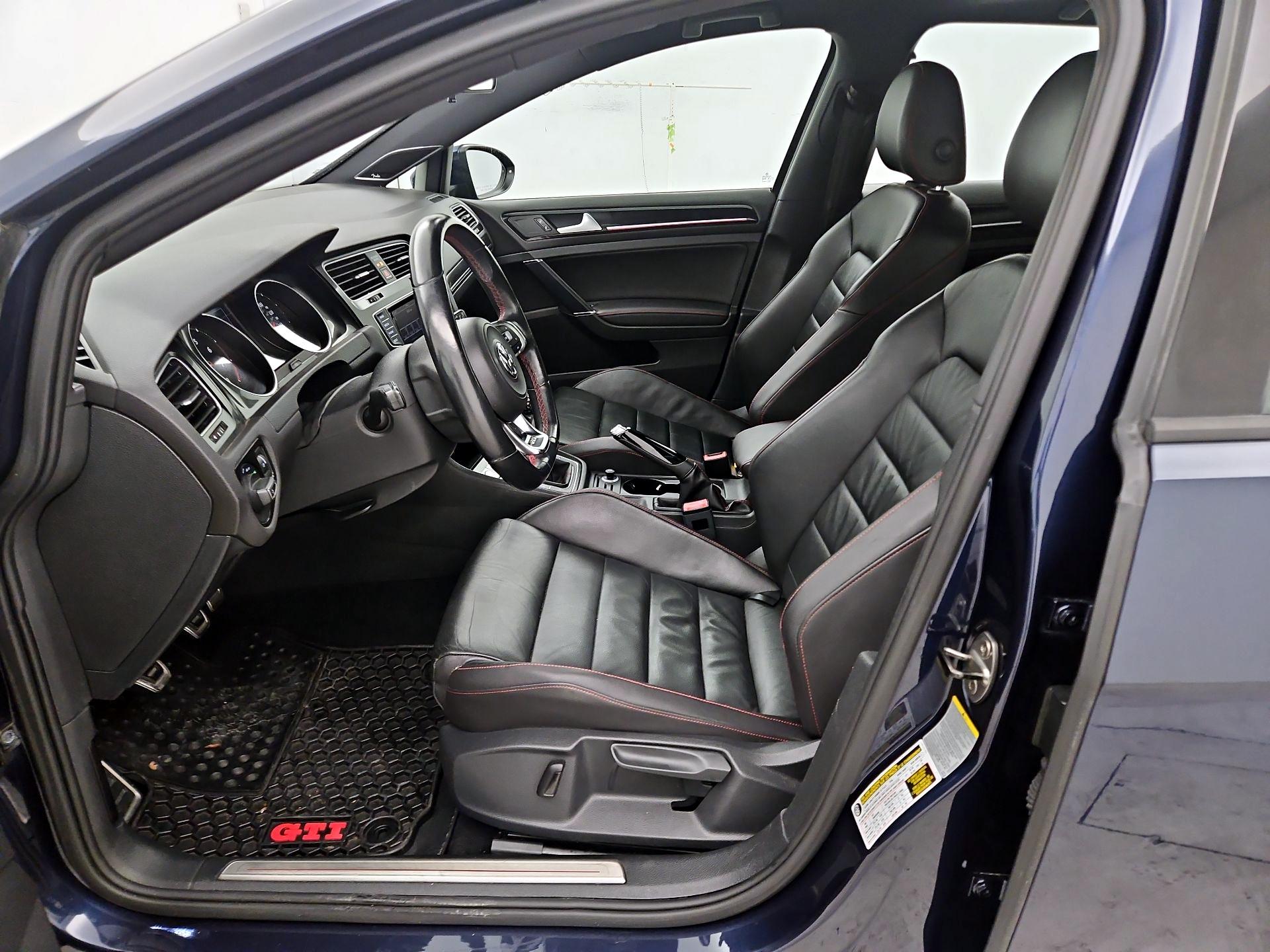 Thumbnail: 2015 Volkswagen Golf - 11