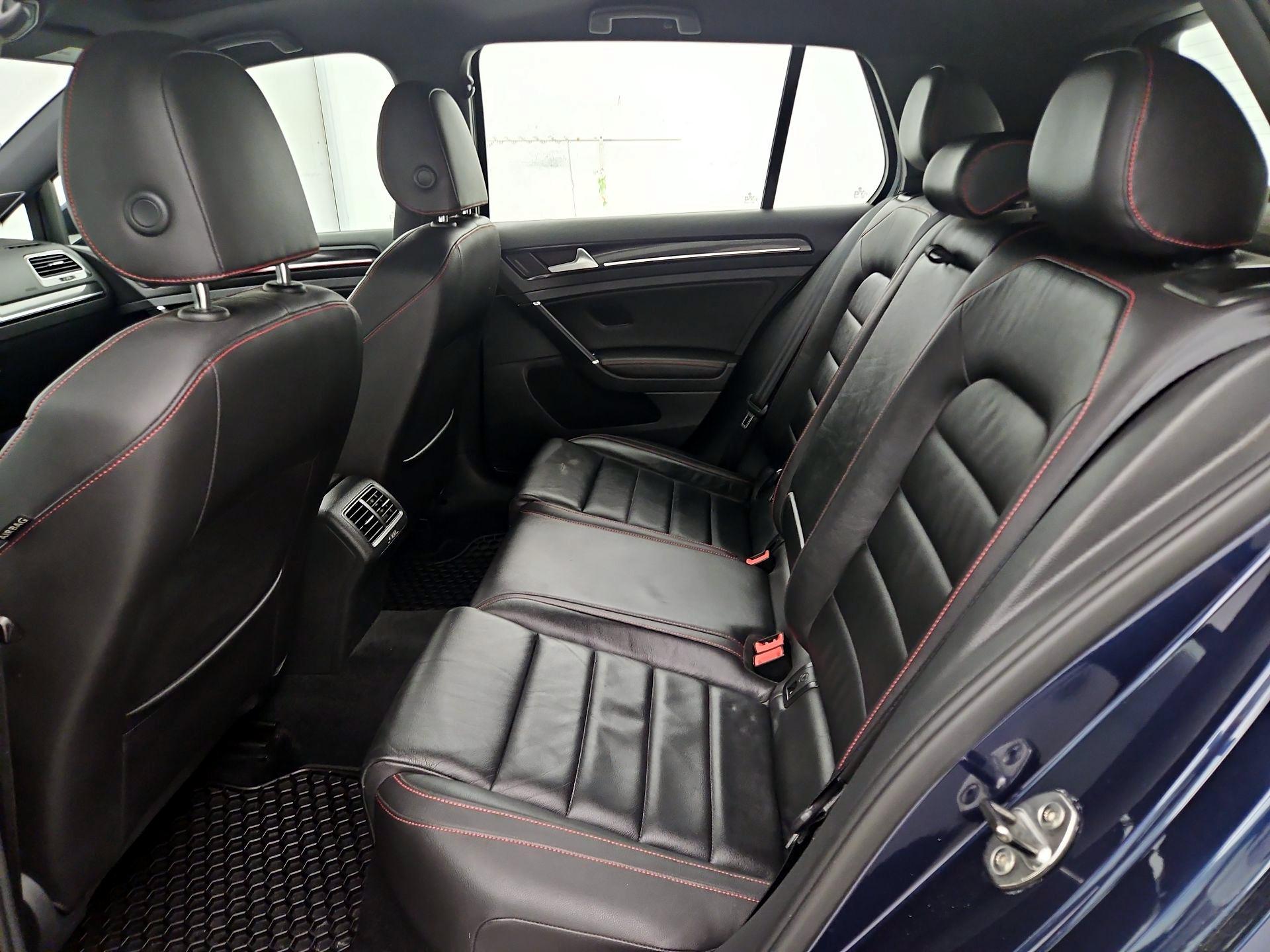Thumbnail: 2015 Volkswagen Golf - 19