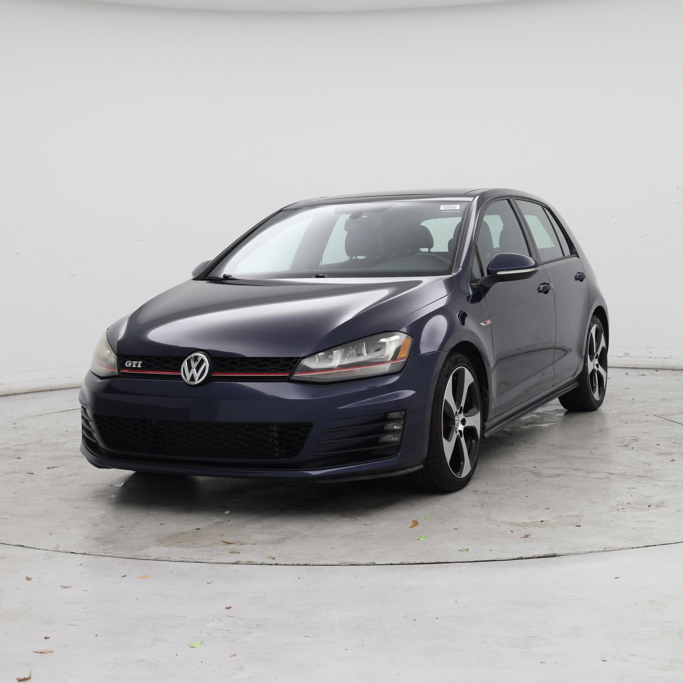 Thumbnail: 2015 Volkswagen Golf - 4