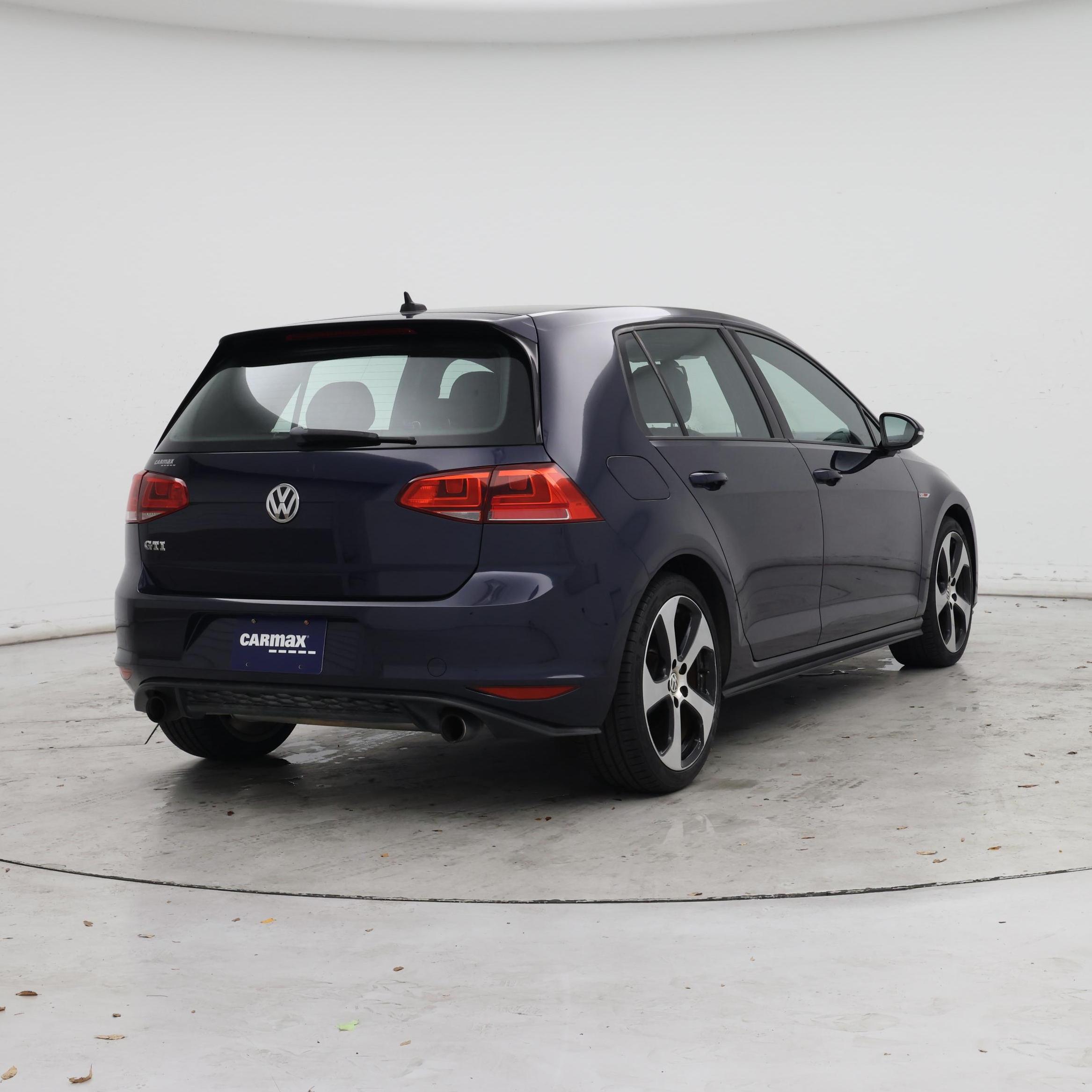 Thumbnail: 2015 Volkswagen Golf - 8