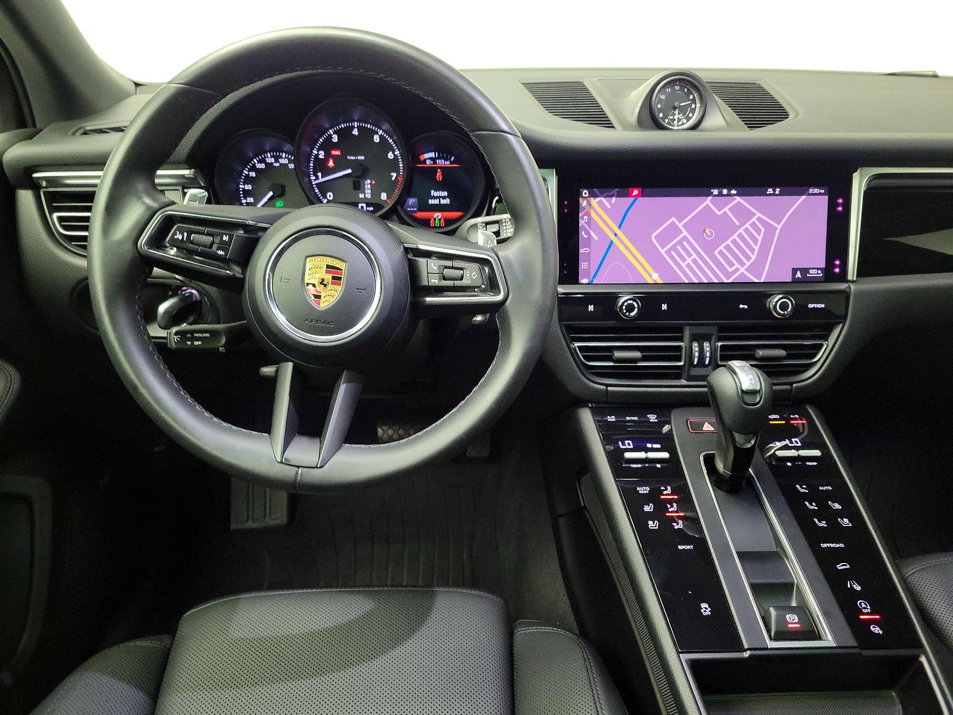 Thumbnail: 2022 Porsche Macan - 10