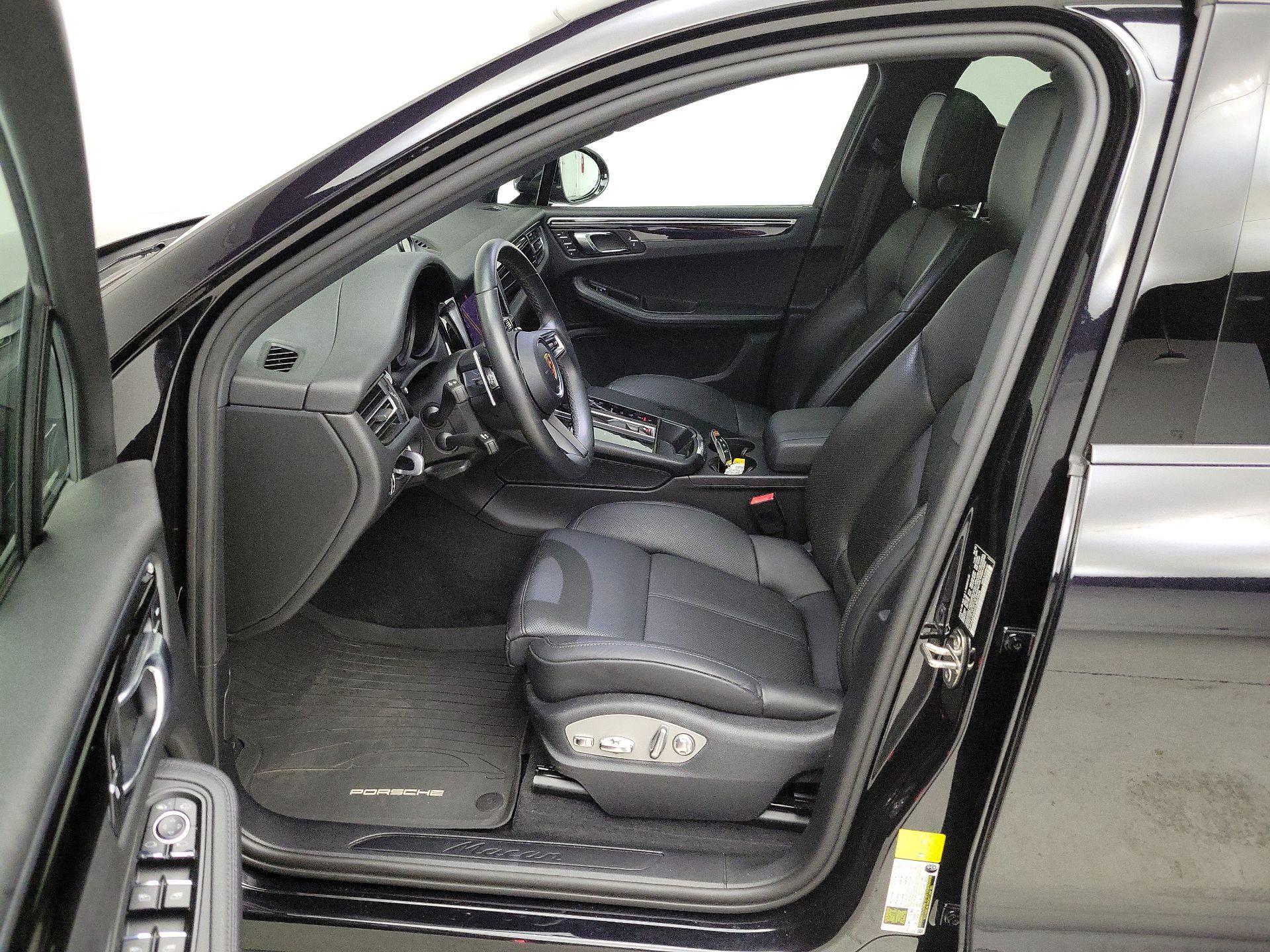 Thumbnail: 2022 Porsche Macan - 11