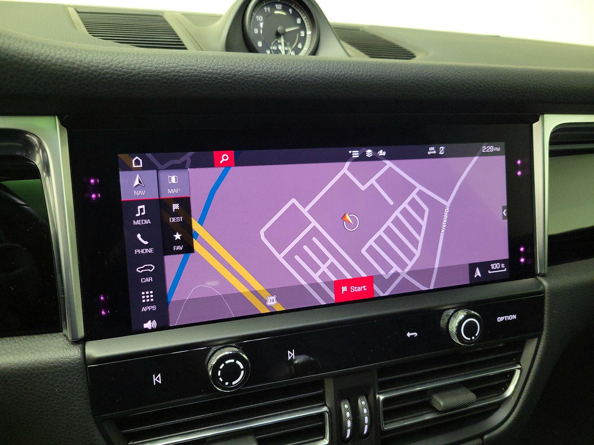 Thumbnail: 2022 Porsche Macan - 14