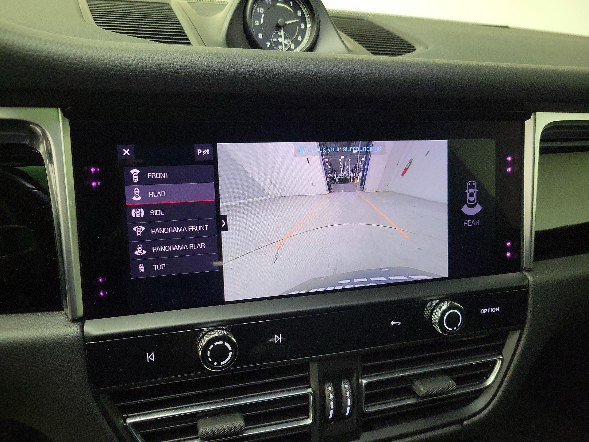 Thumbnail: 2022 Porsche Macan - 15