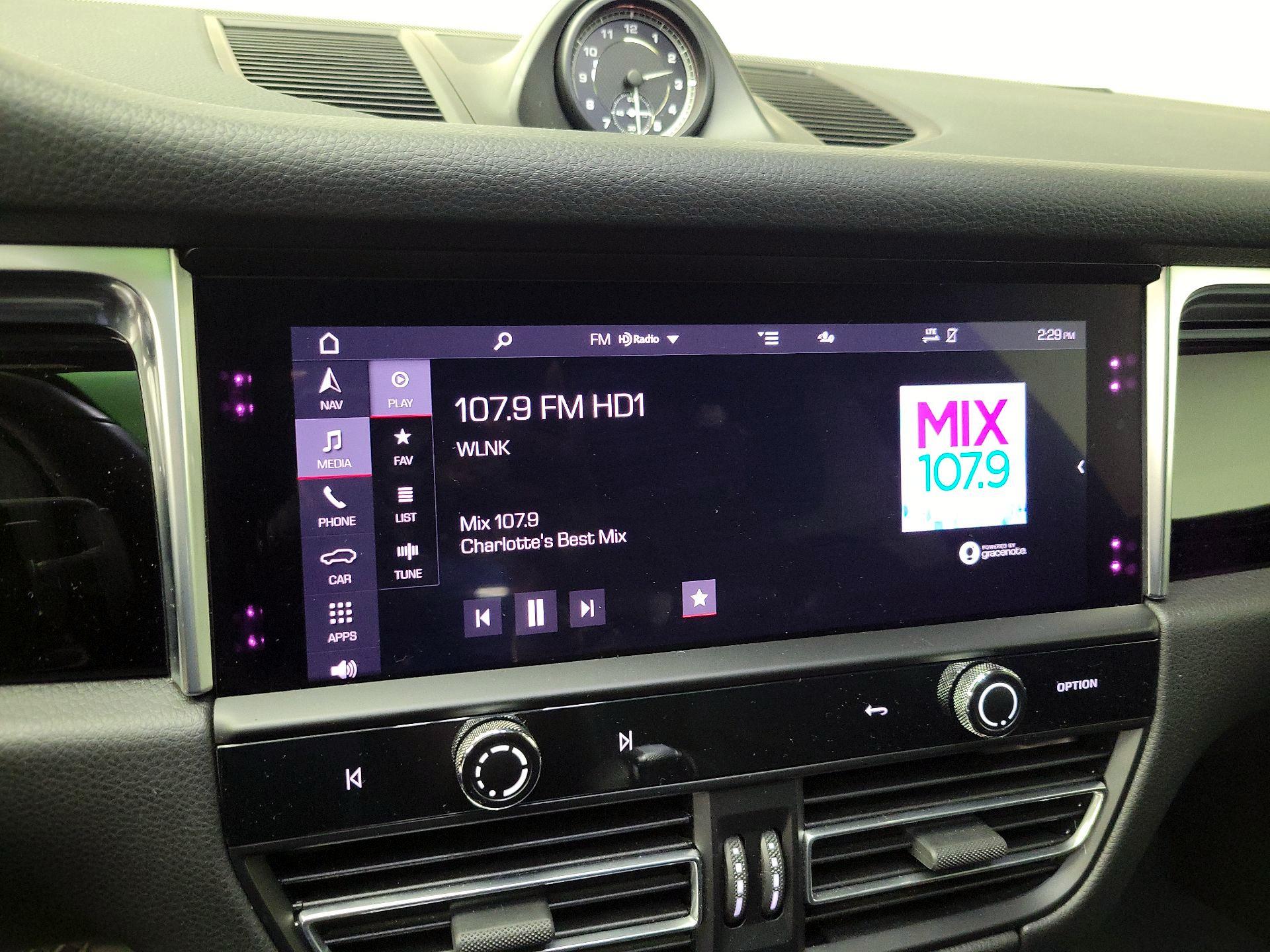 Thumbnail: 2022 Porsche Macan - 16