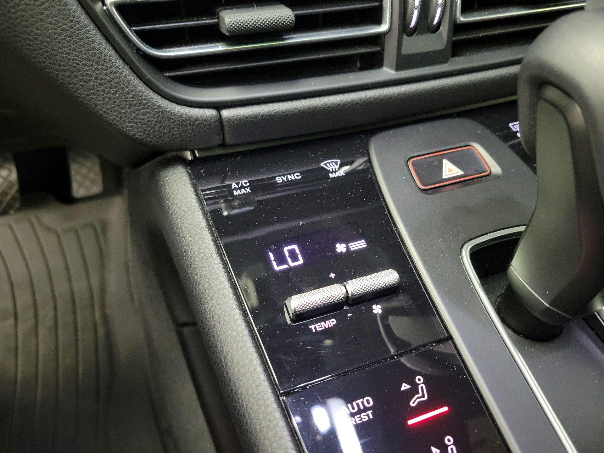 Thumbnail: 2022 Porsche Macan - 17