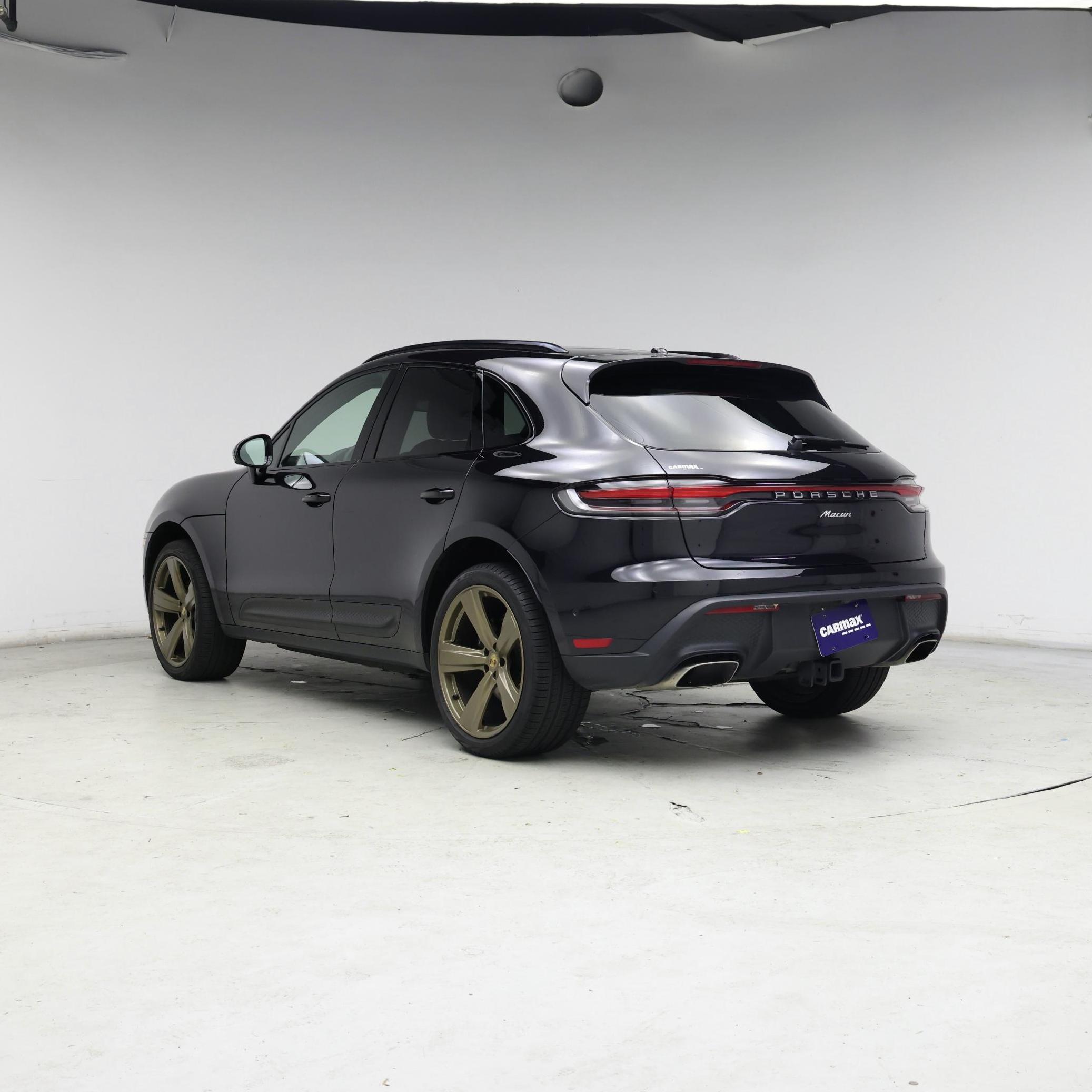 Thumbnail: 2022 Porsche Macan - 2