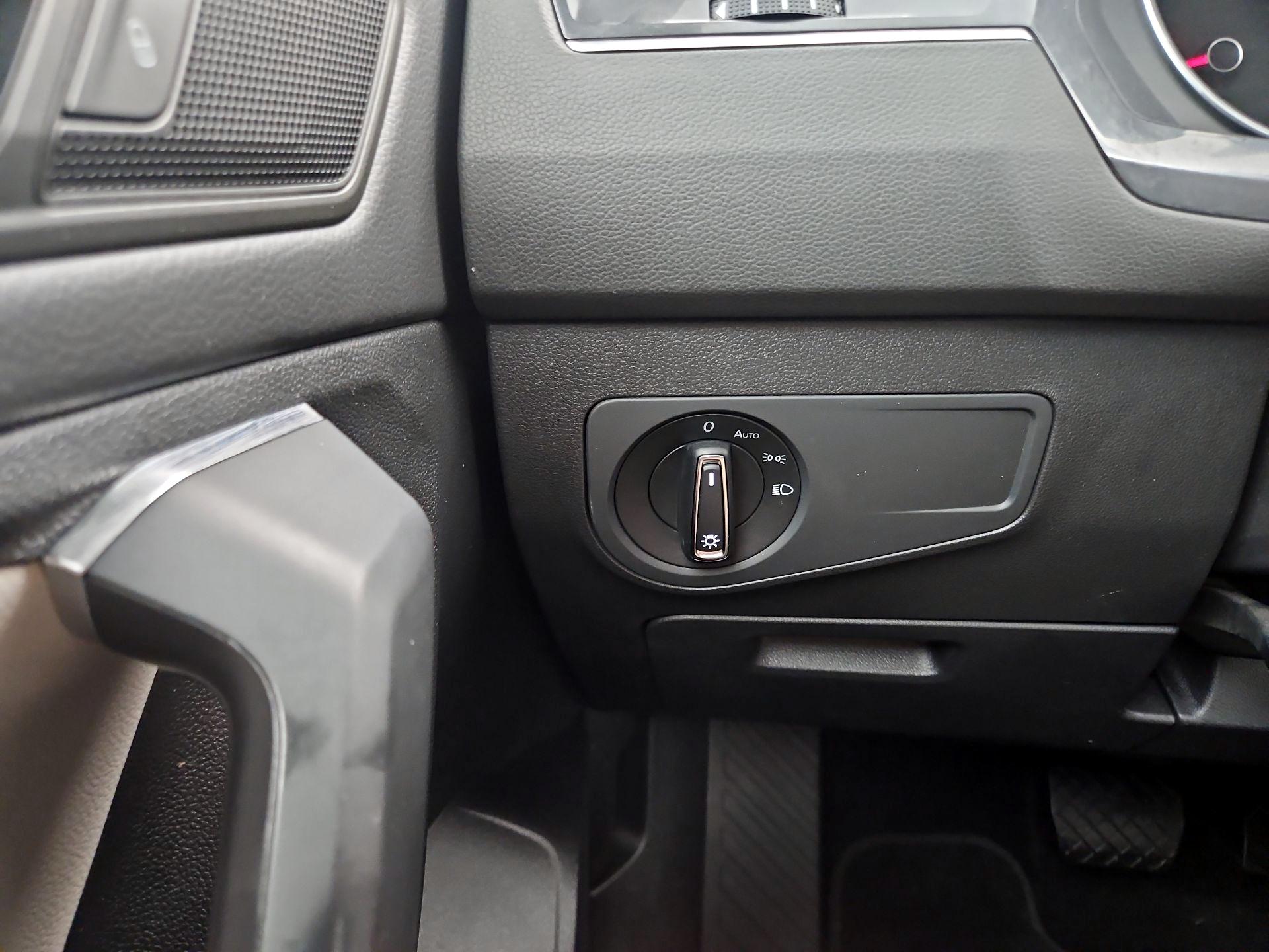 Thumbnail: 2019 Volkswagen Tiguan - 13