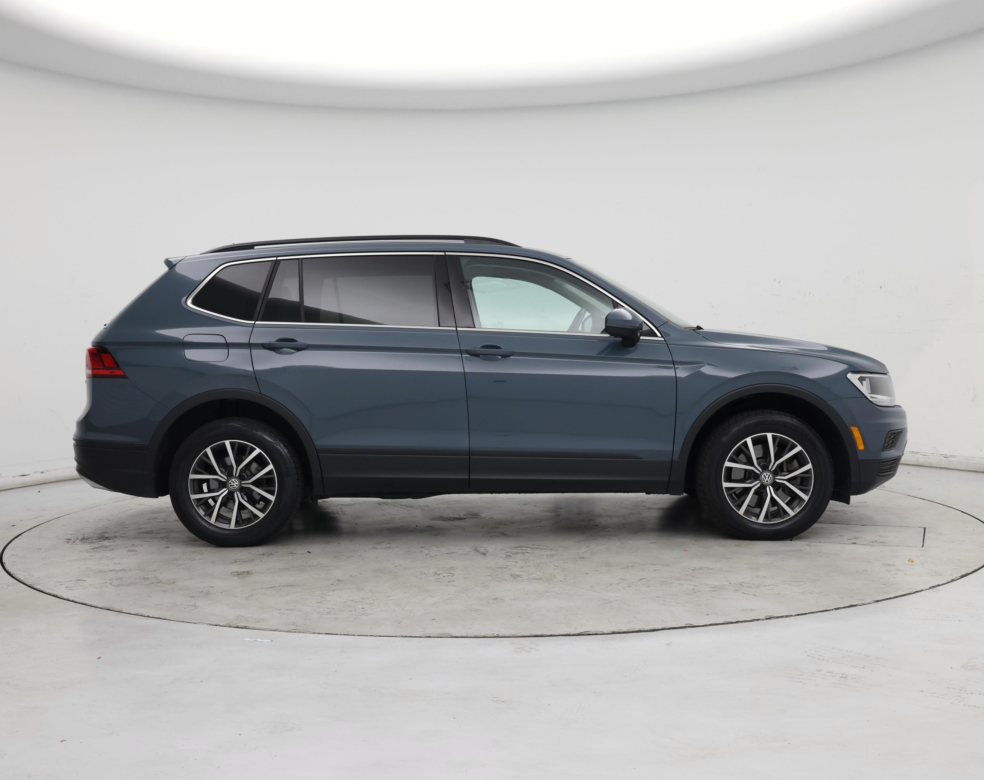 Thumbnail: 2019 Volkswagen Tiguan - 7