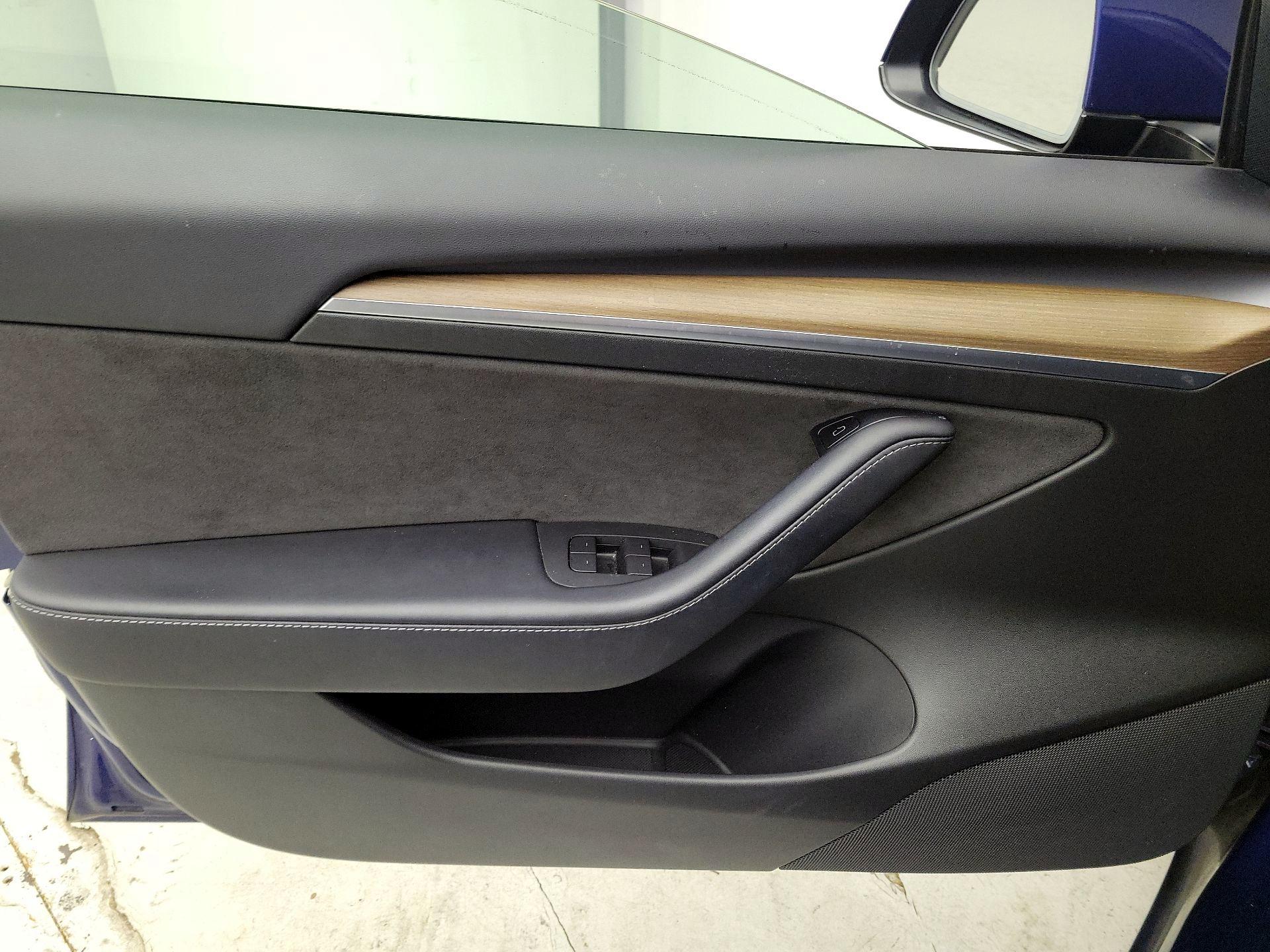 Thumbnail: 2021 Tesla Model 3 - 12