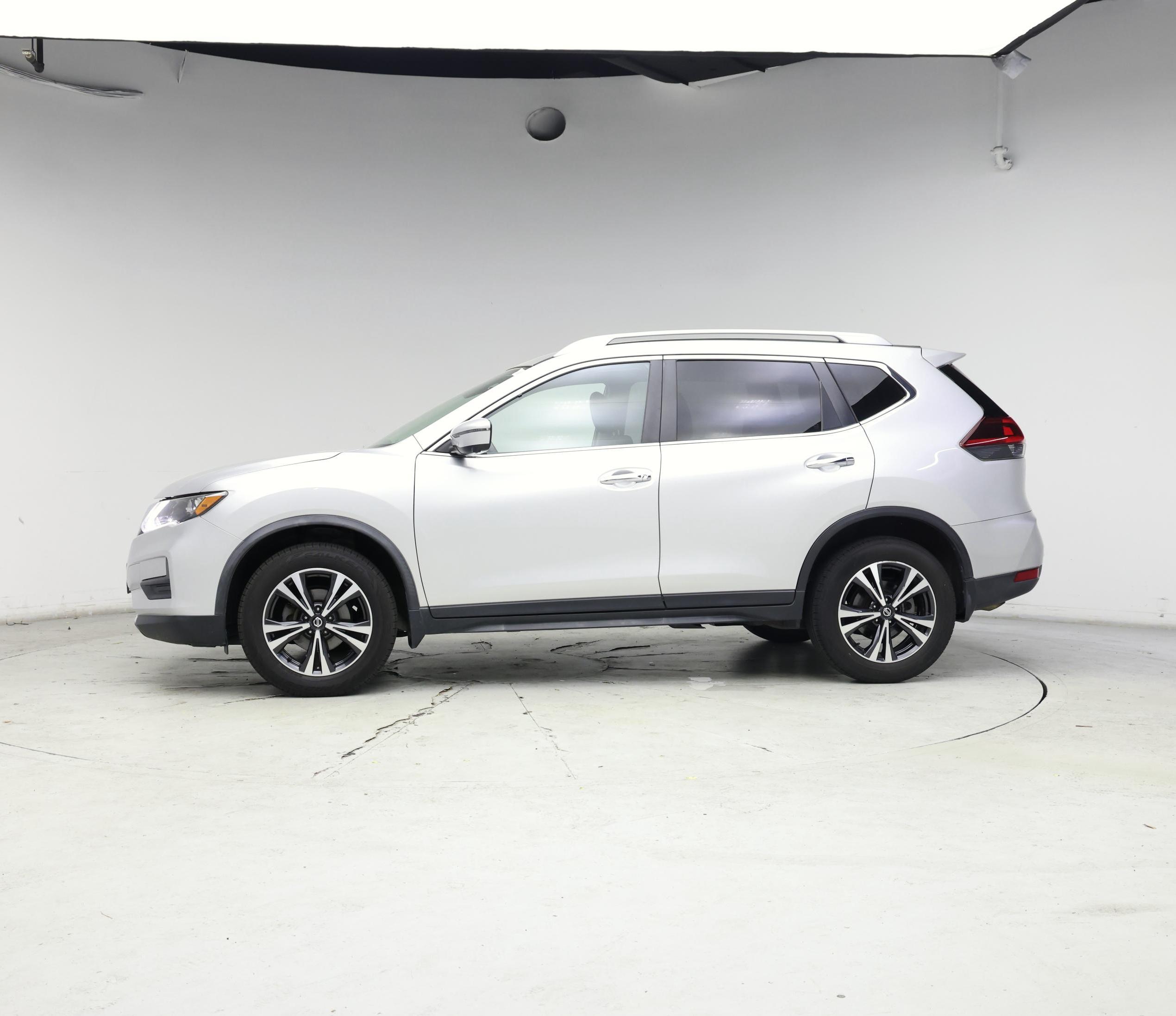 Thumbnail: 2020 Nissan Rogue - 3