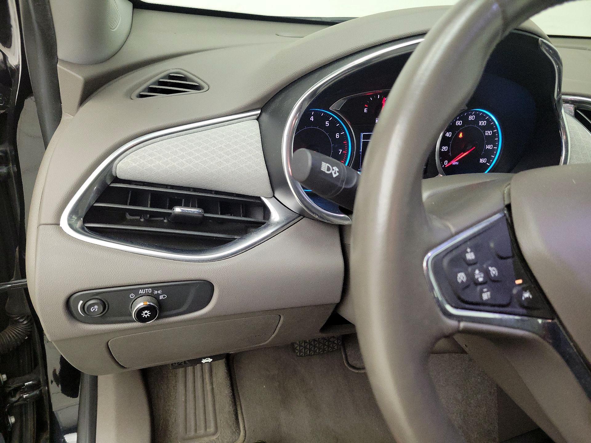 Thumbnail: 2016 Chevrolet Malibu - 13