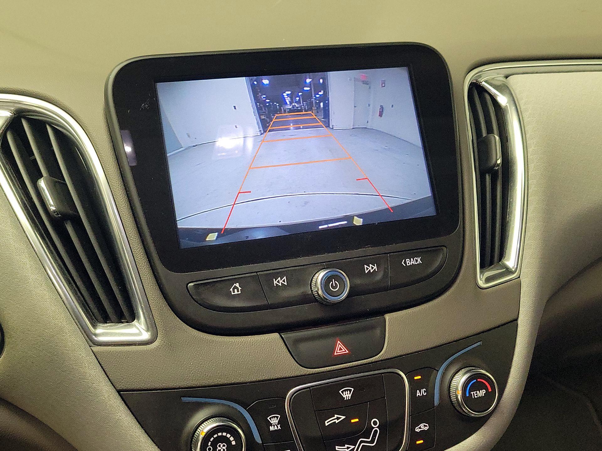 Thumbnail: 2016 Chevrolet Malibu - 14