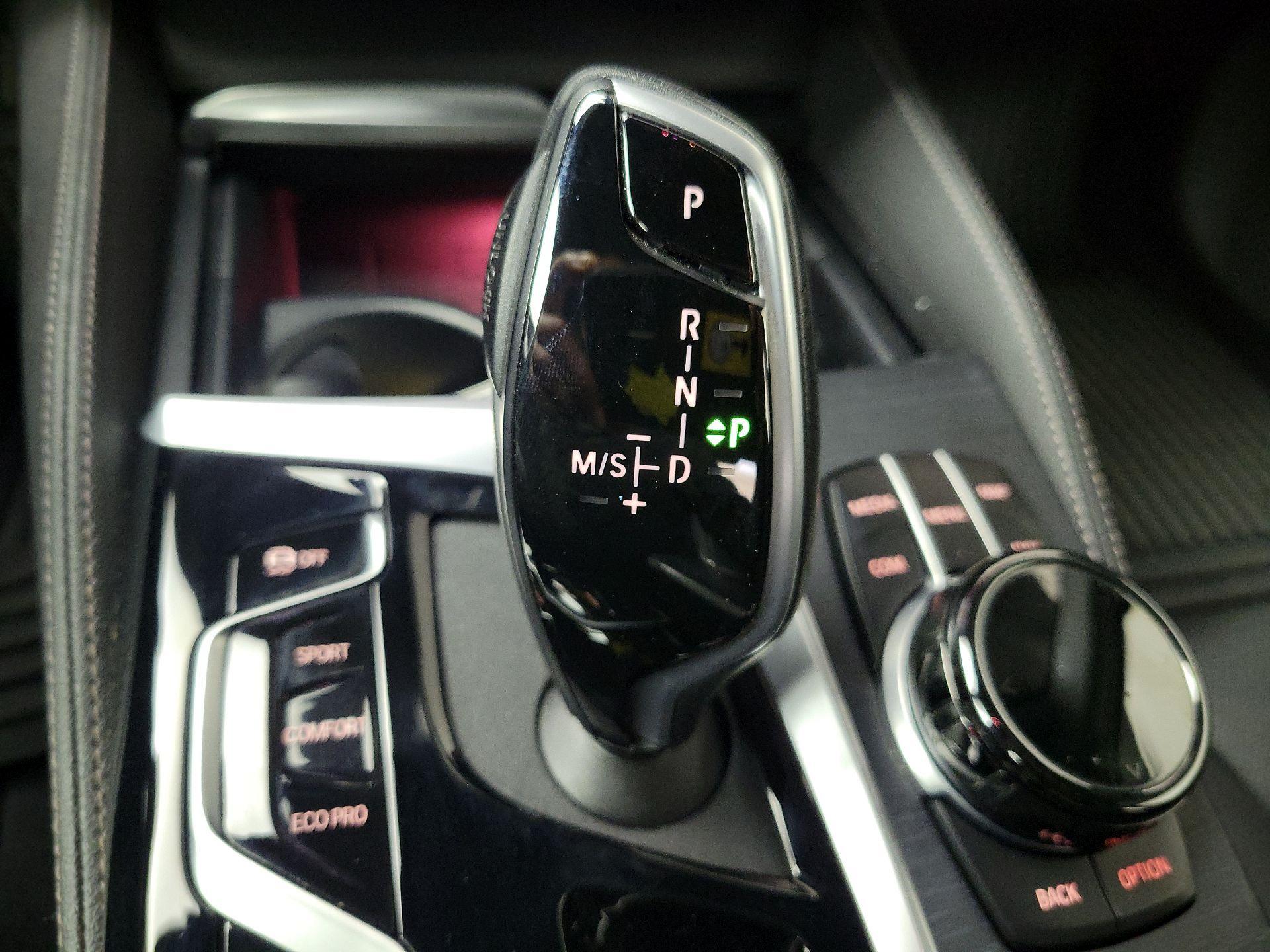 Thumbnail: 2021 BMW 5 Series - 18