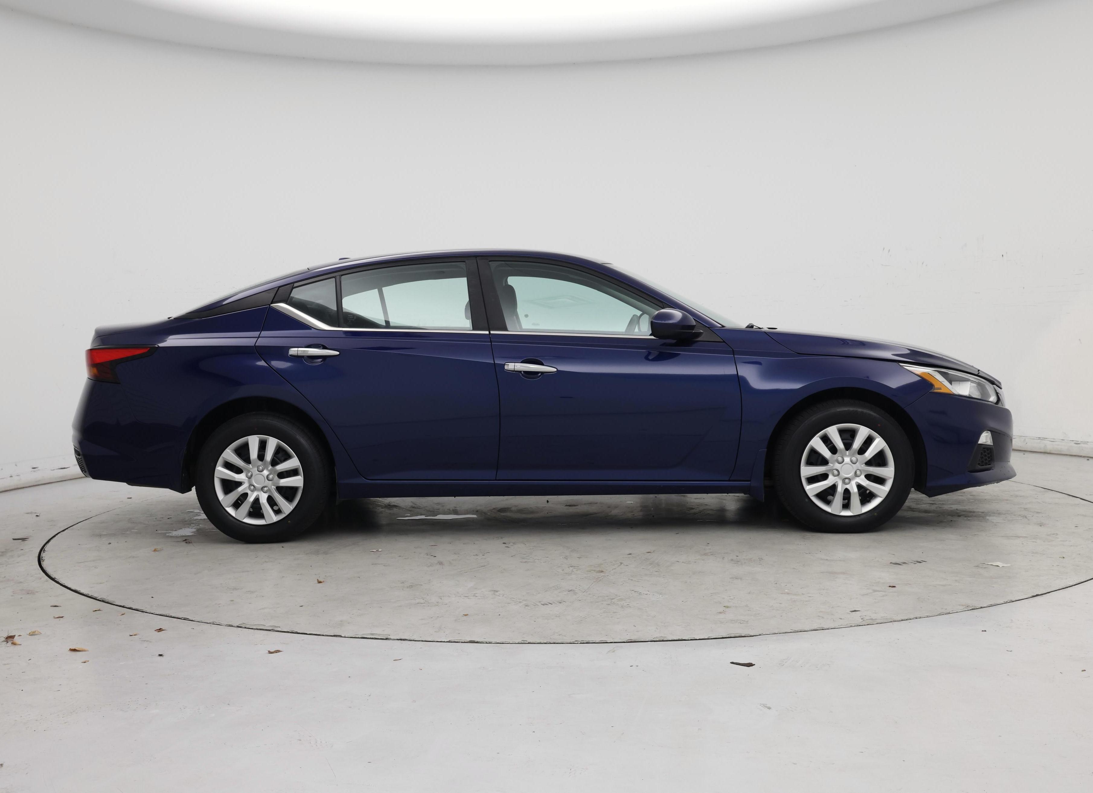 Thumbnail: 2020 Nissan Altima - 7