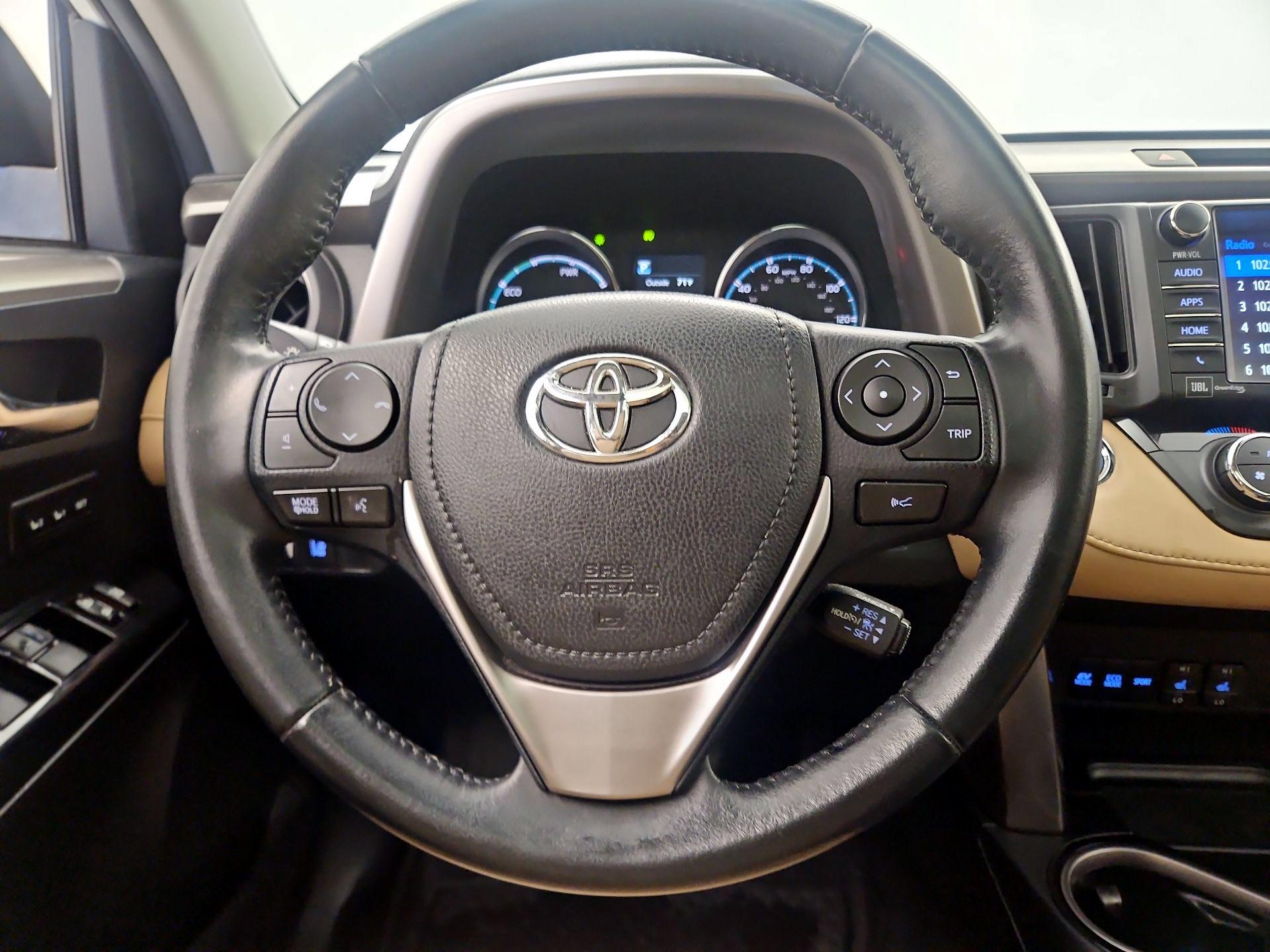 Thumbnail: 2017 Toyota RAV4 - 10