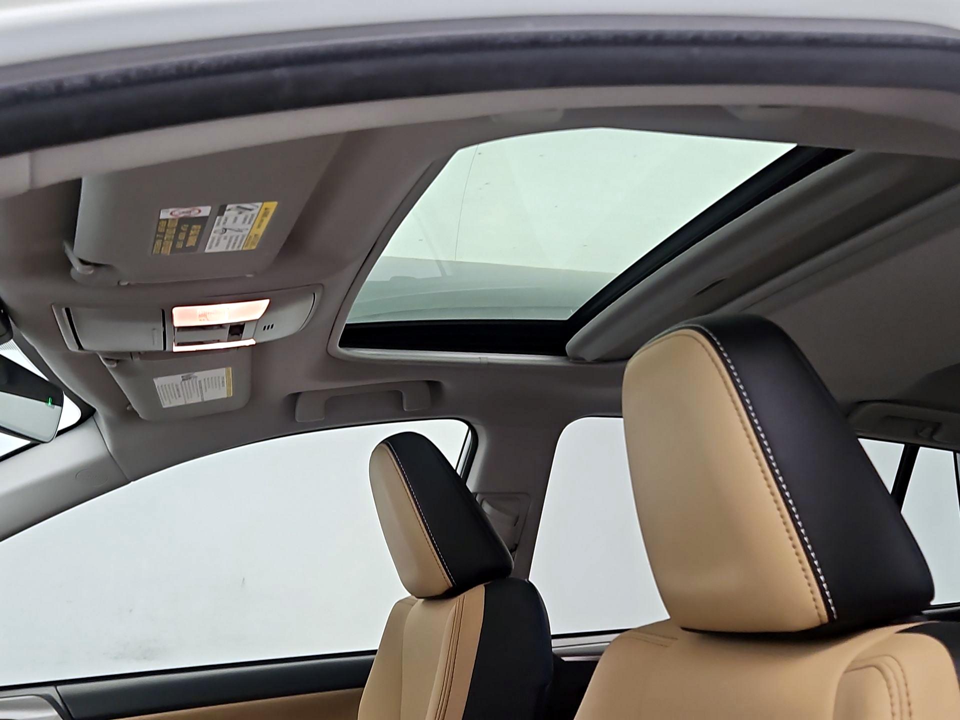 Thumbnail: 2017 Toyota RAV4 - 20