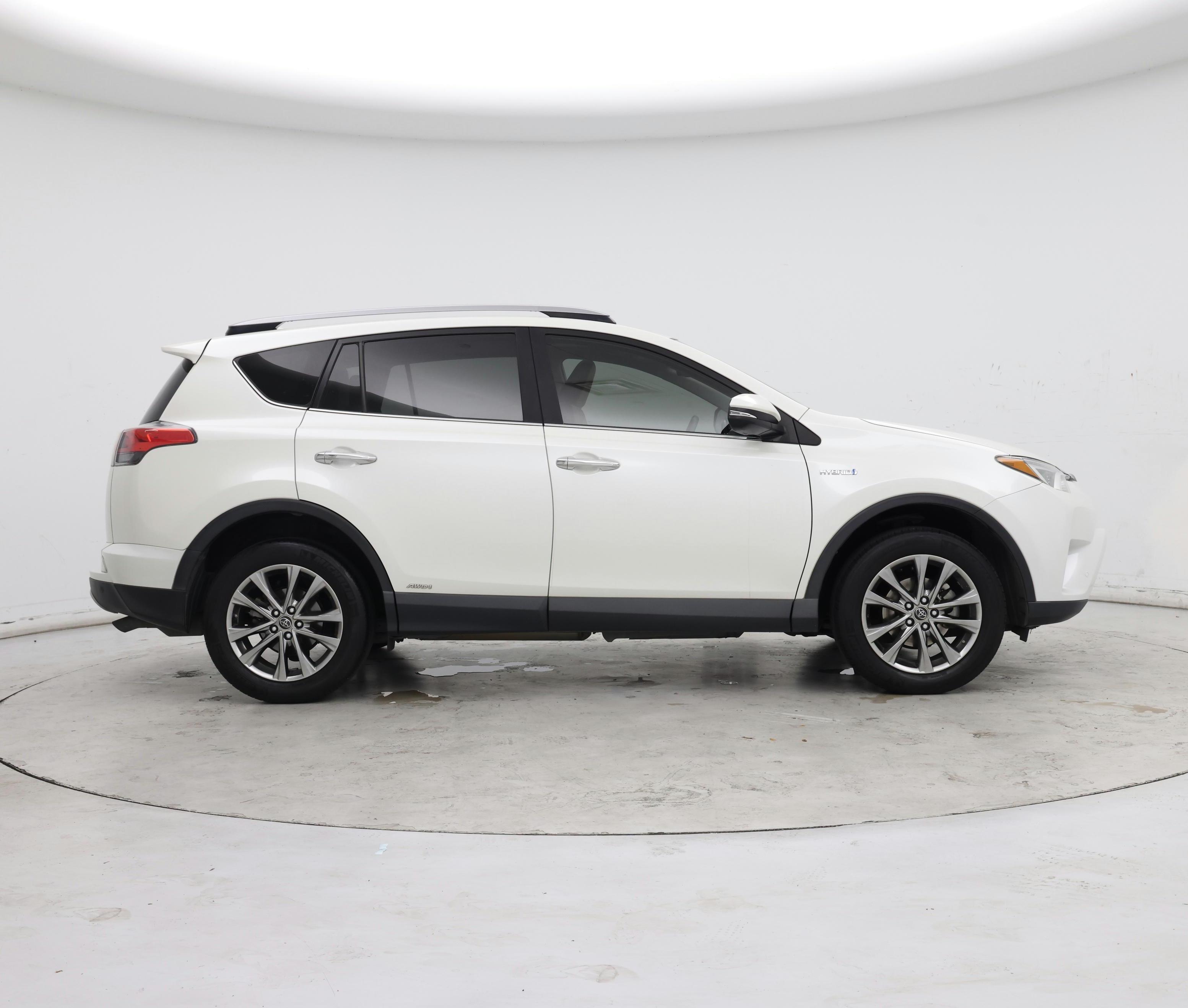 Thumbnail: 2017 Toyota RAV4 - 7