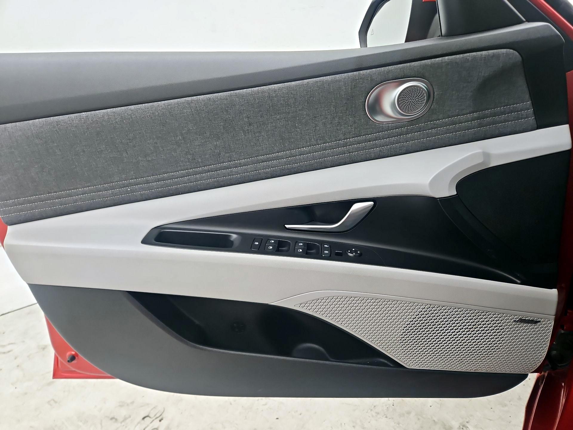 Thumbnail: 2021 Hyundai Elantra - 12