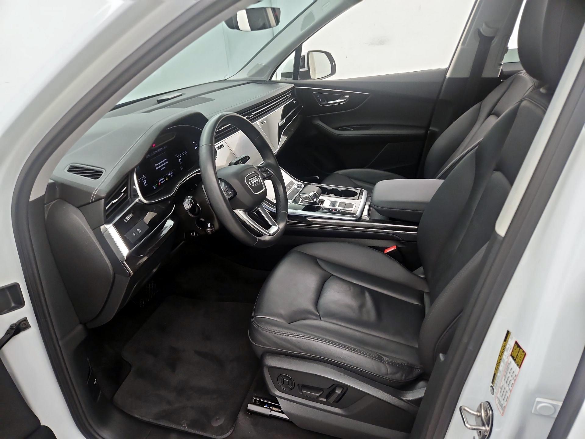 Thumbnail: 2023 Audi Q7 - 11