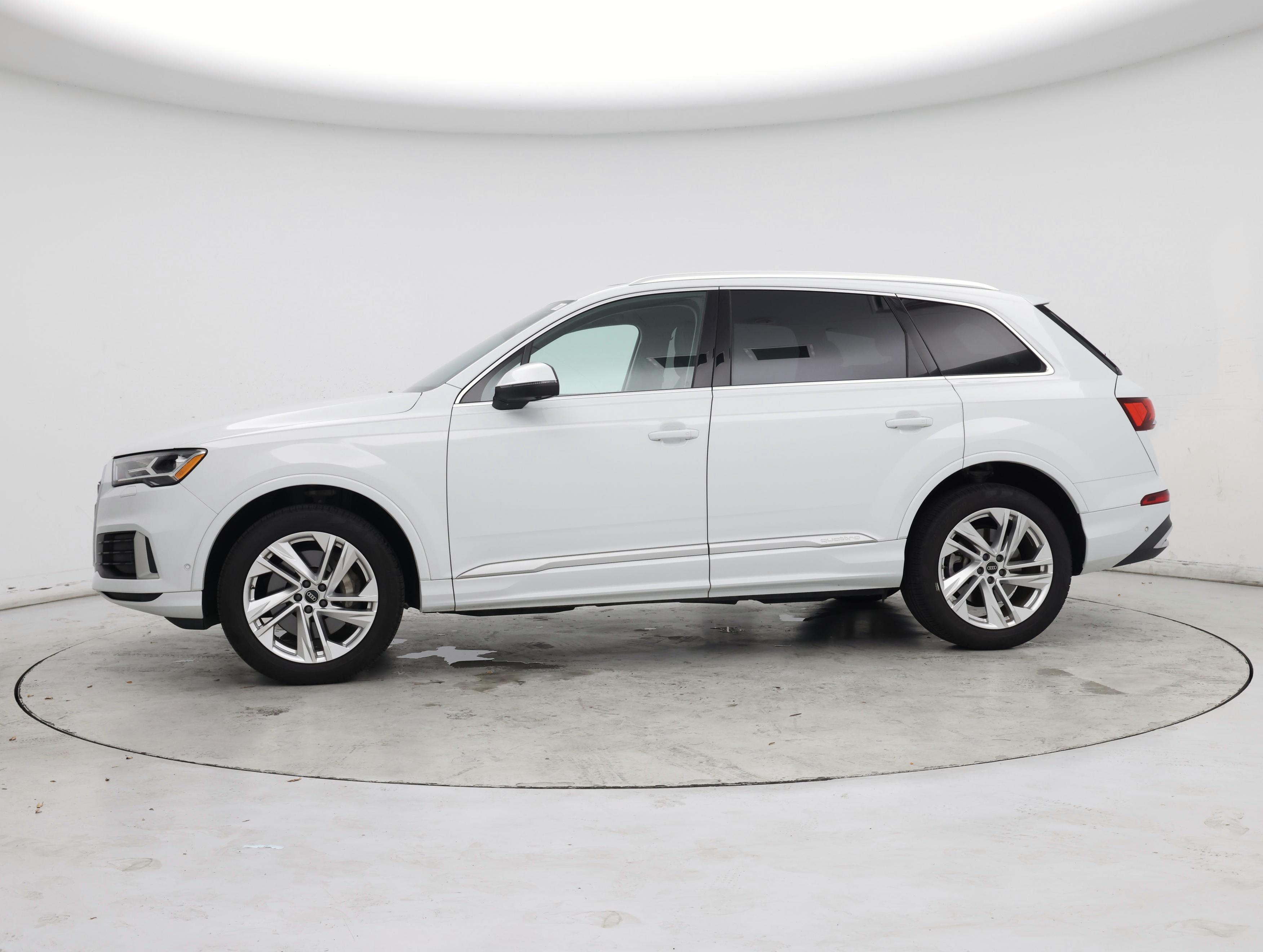 Thumbnail: 2023 Audi Q7 - 3