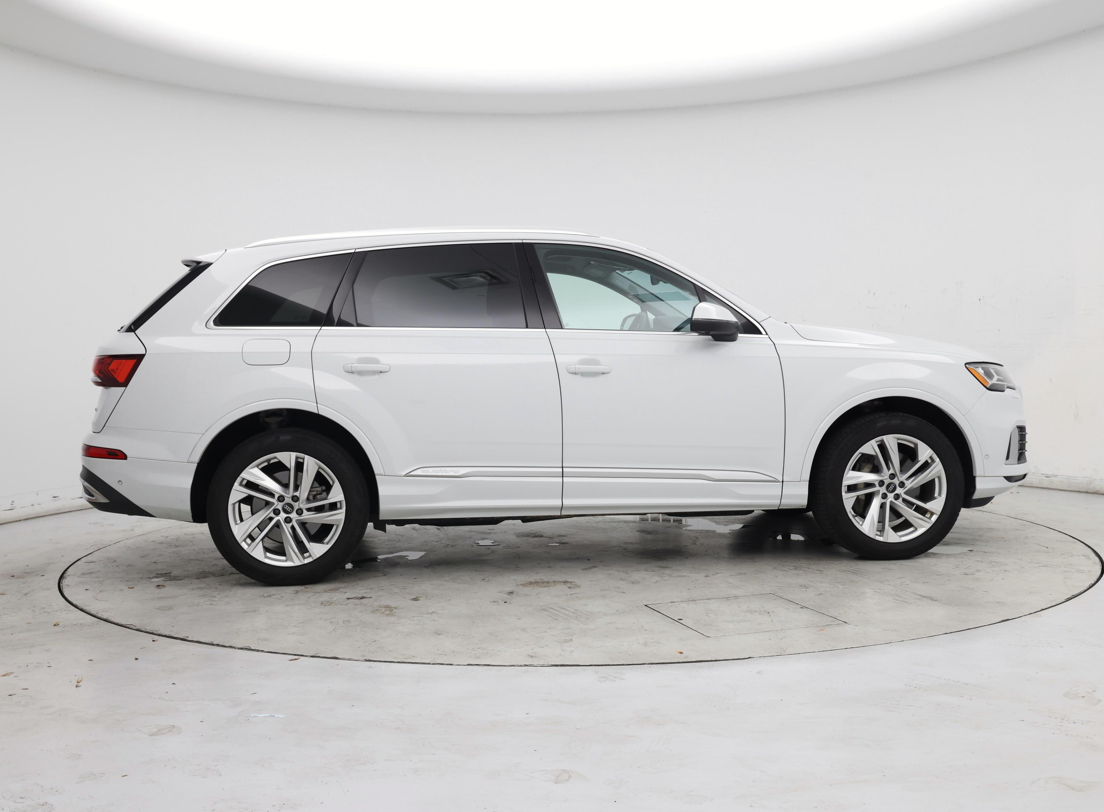 Thumbnail: 2023 Audi Q7 - 7