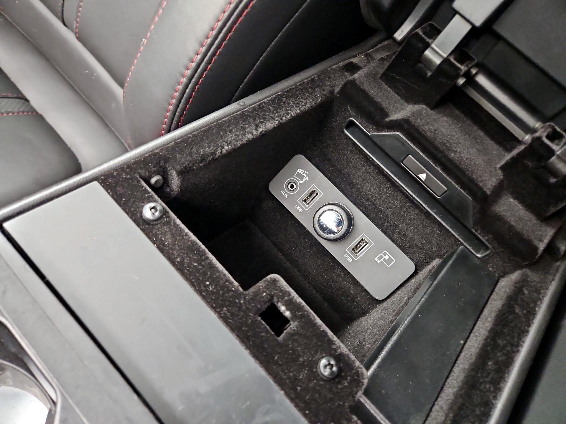 Thumbnail: 2017 Jaguar F-Type - 18