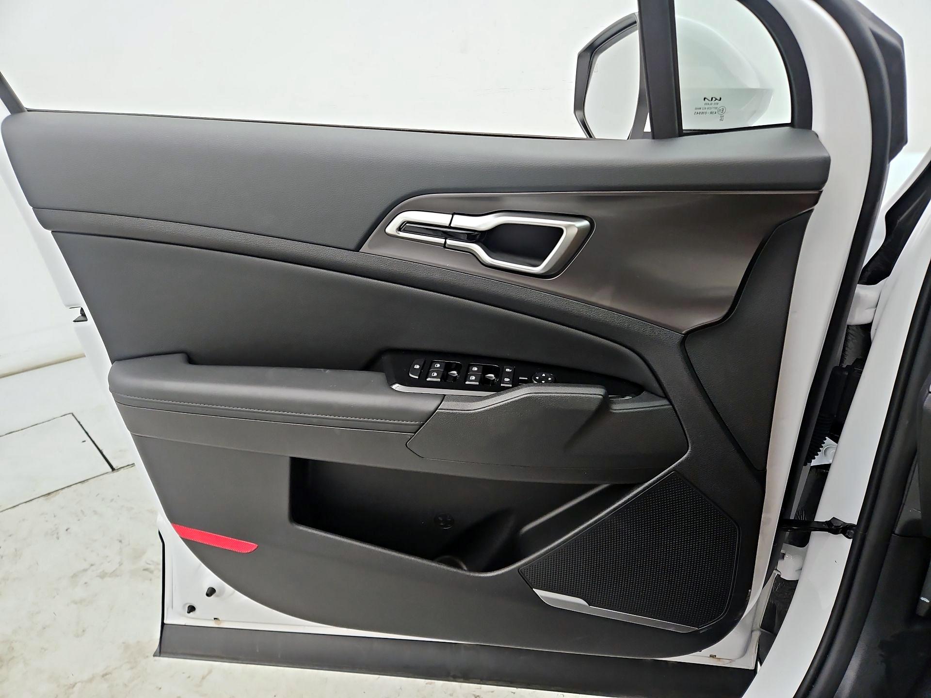 Thumbnail: 2025 Kia Sportage - 12
