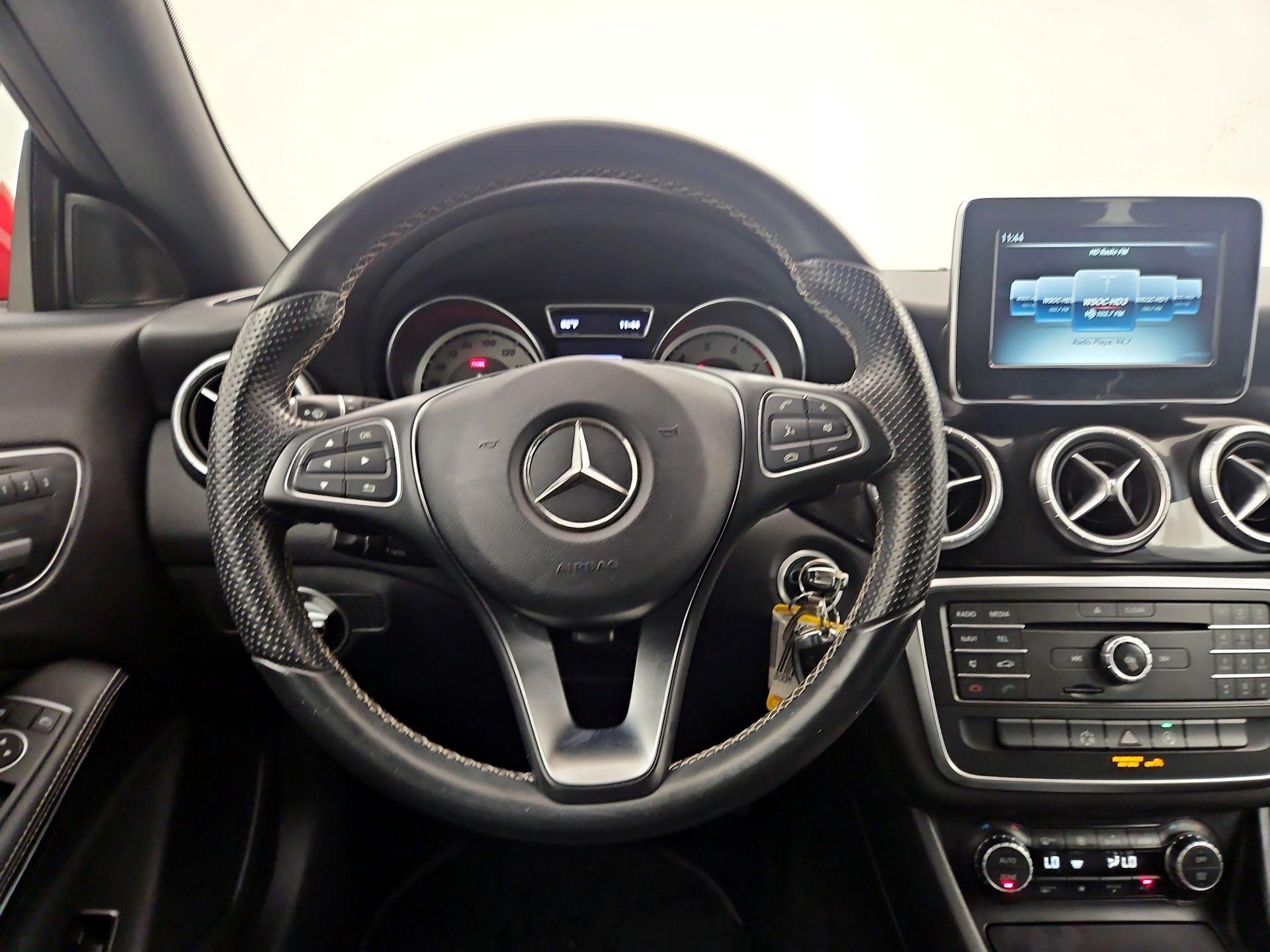 Thumbnail: 2015 Mercedes-Benz CLA - 10