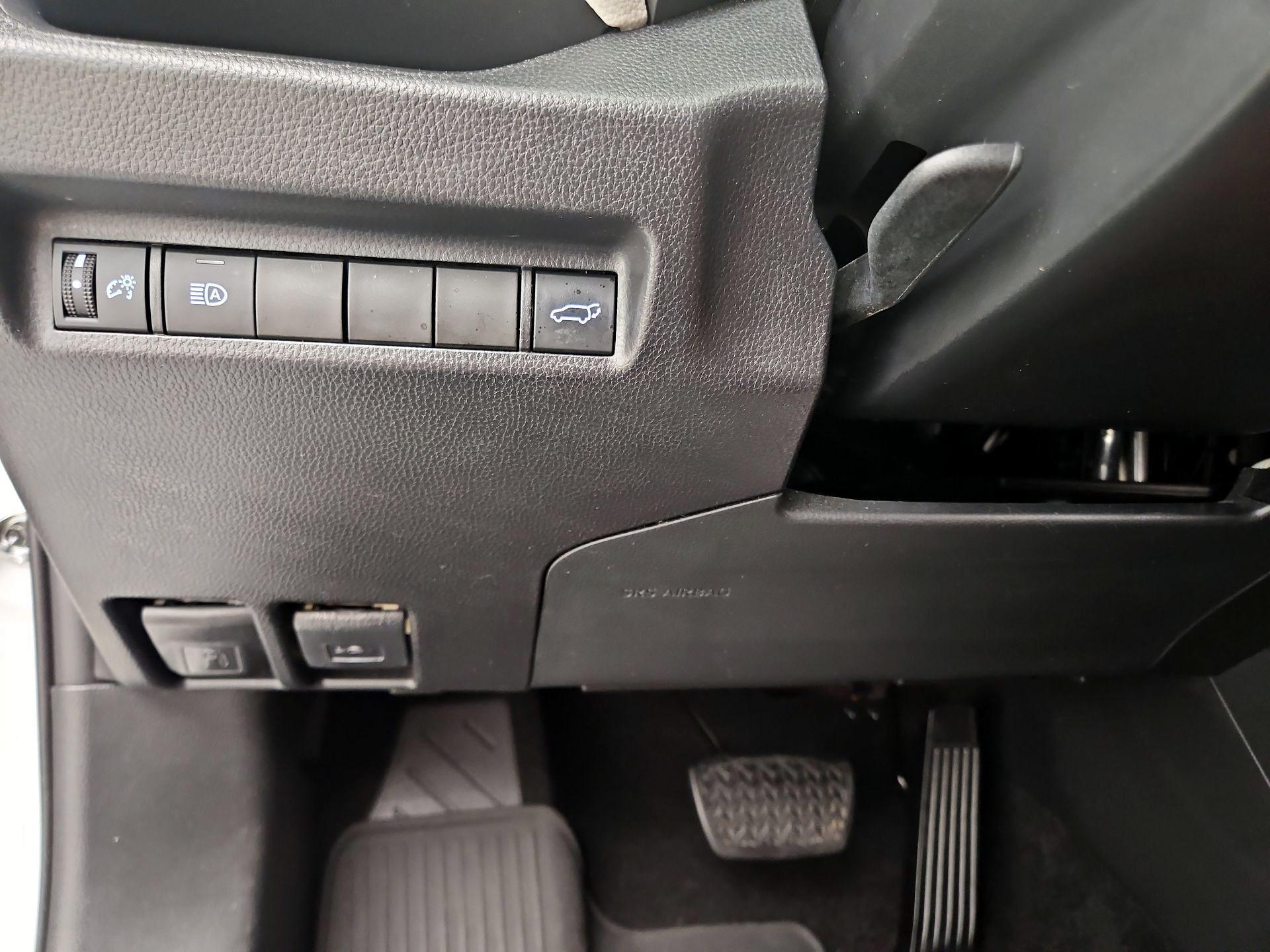 Thumbnail: 2020 Toyota RAV4 - 13