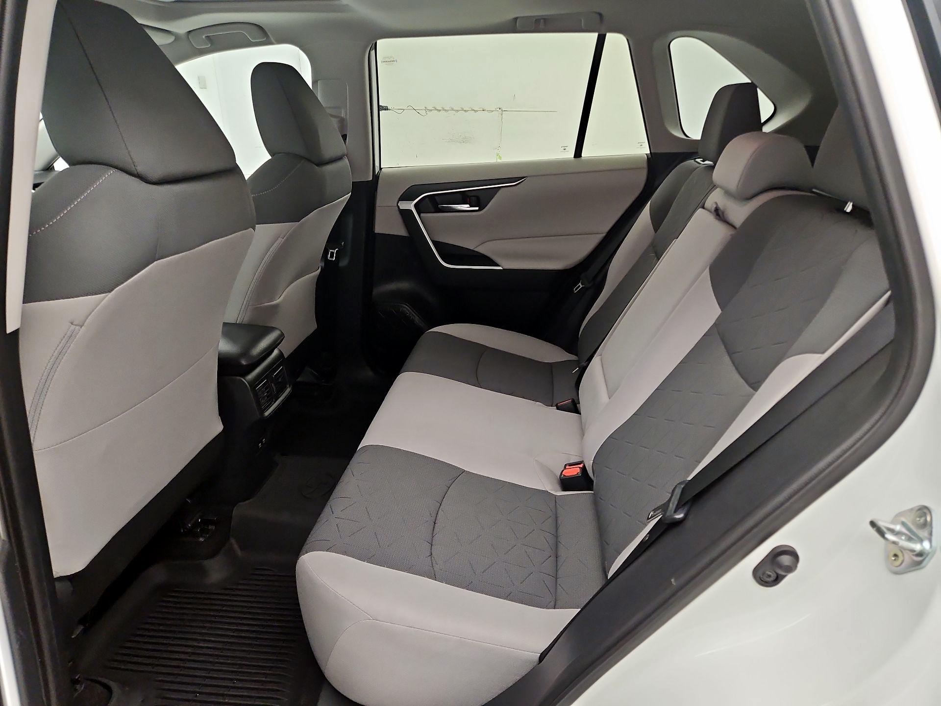 Thumbnail: 2020 Toyota RAV4 - 19