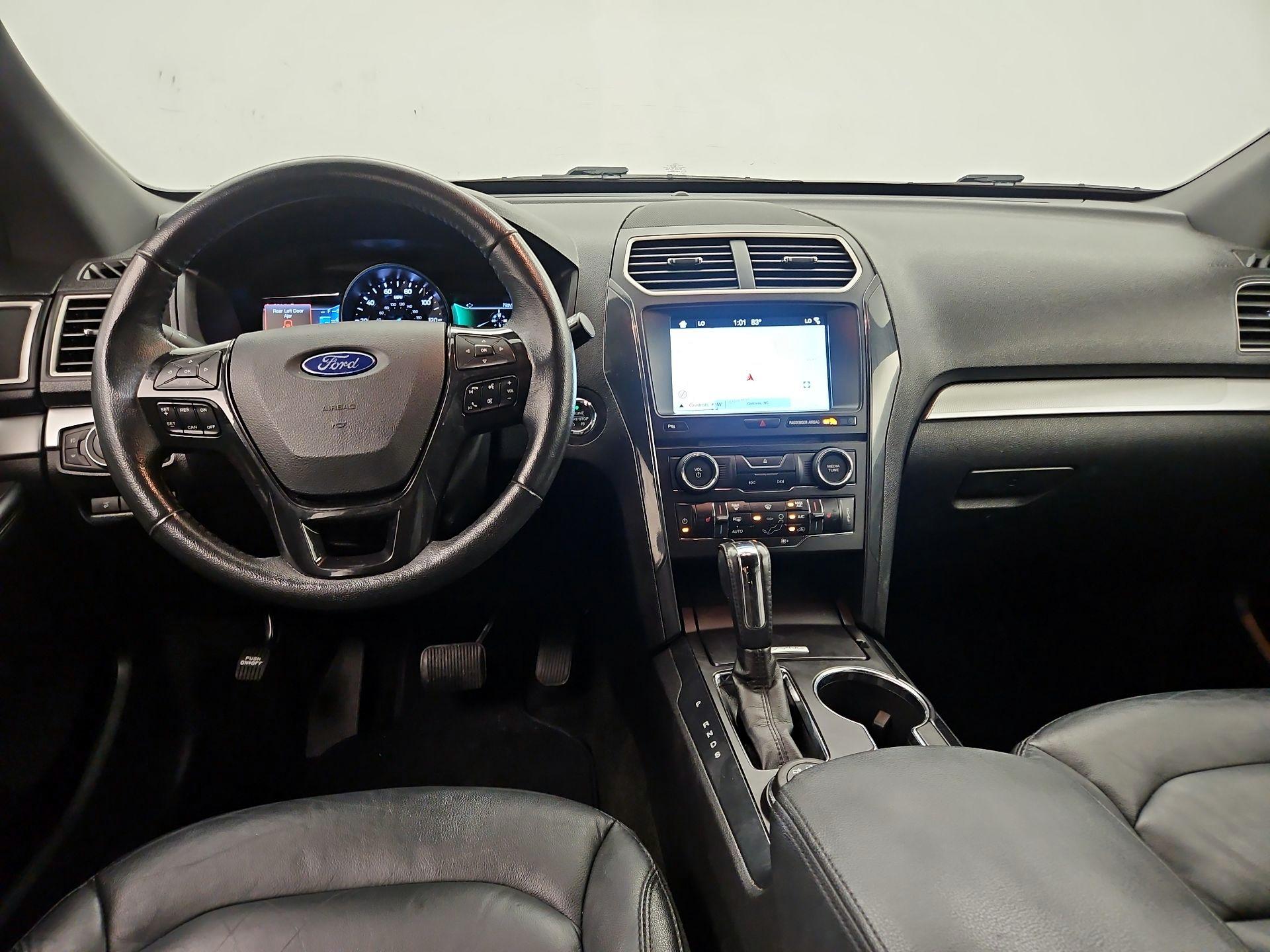 Thumbnail: 2017 Ford Explorer - 9