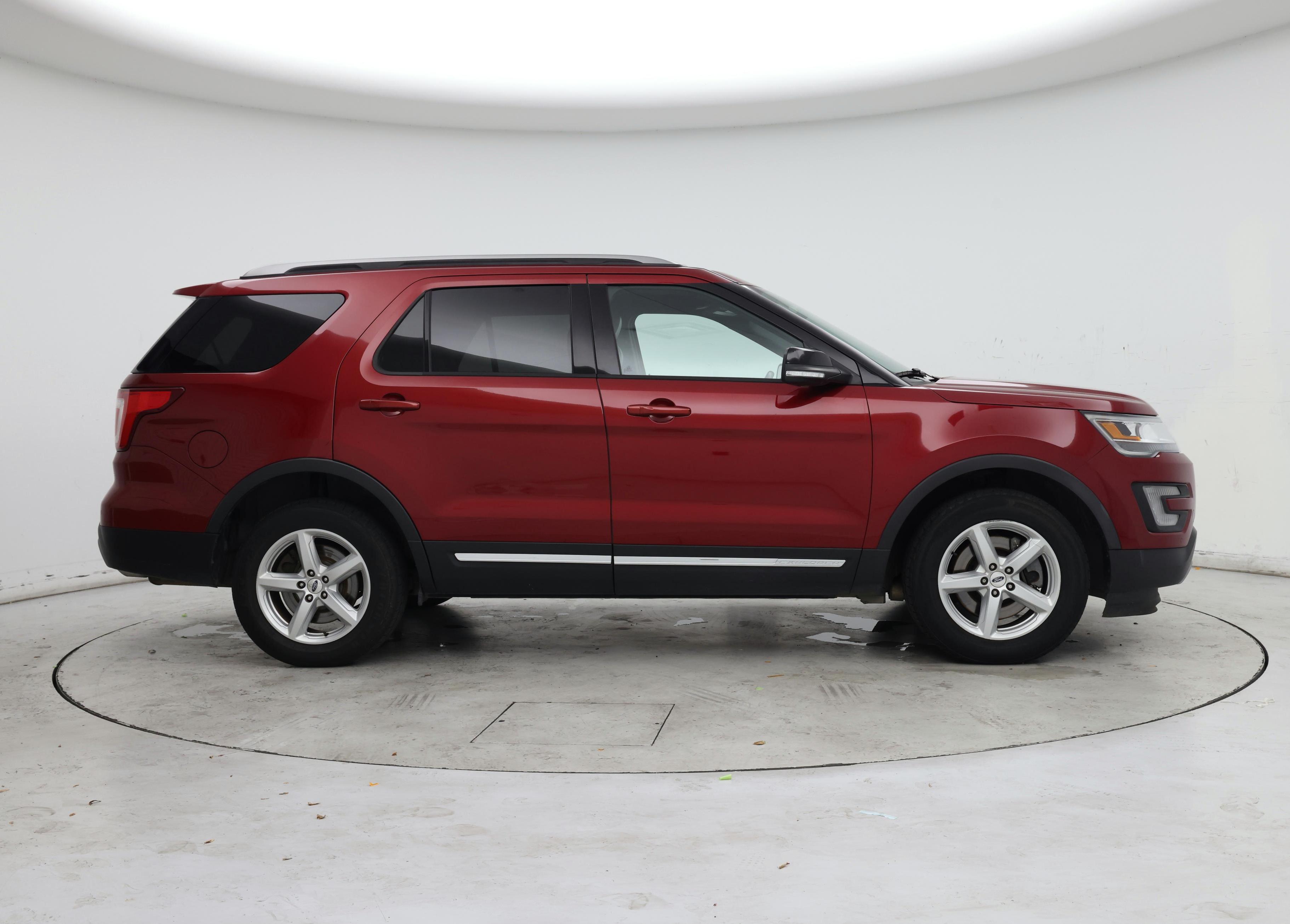 Thumbnail: 2017 Ford Explorer - 7