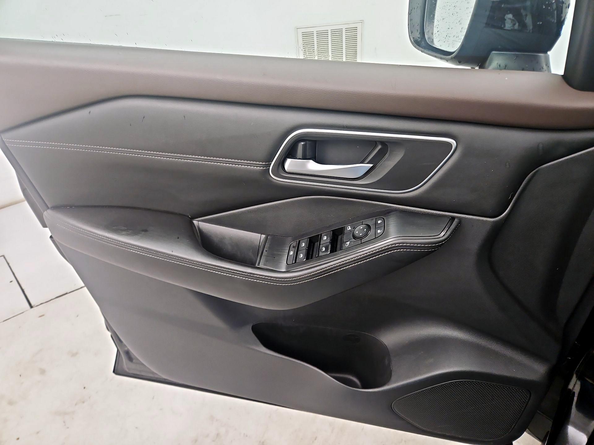 Thumbnail: 2021 Nissan Rogue - 12