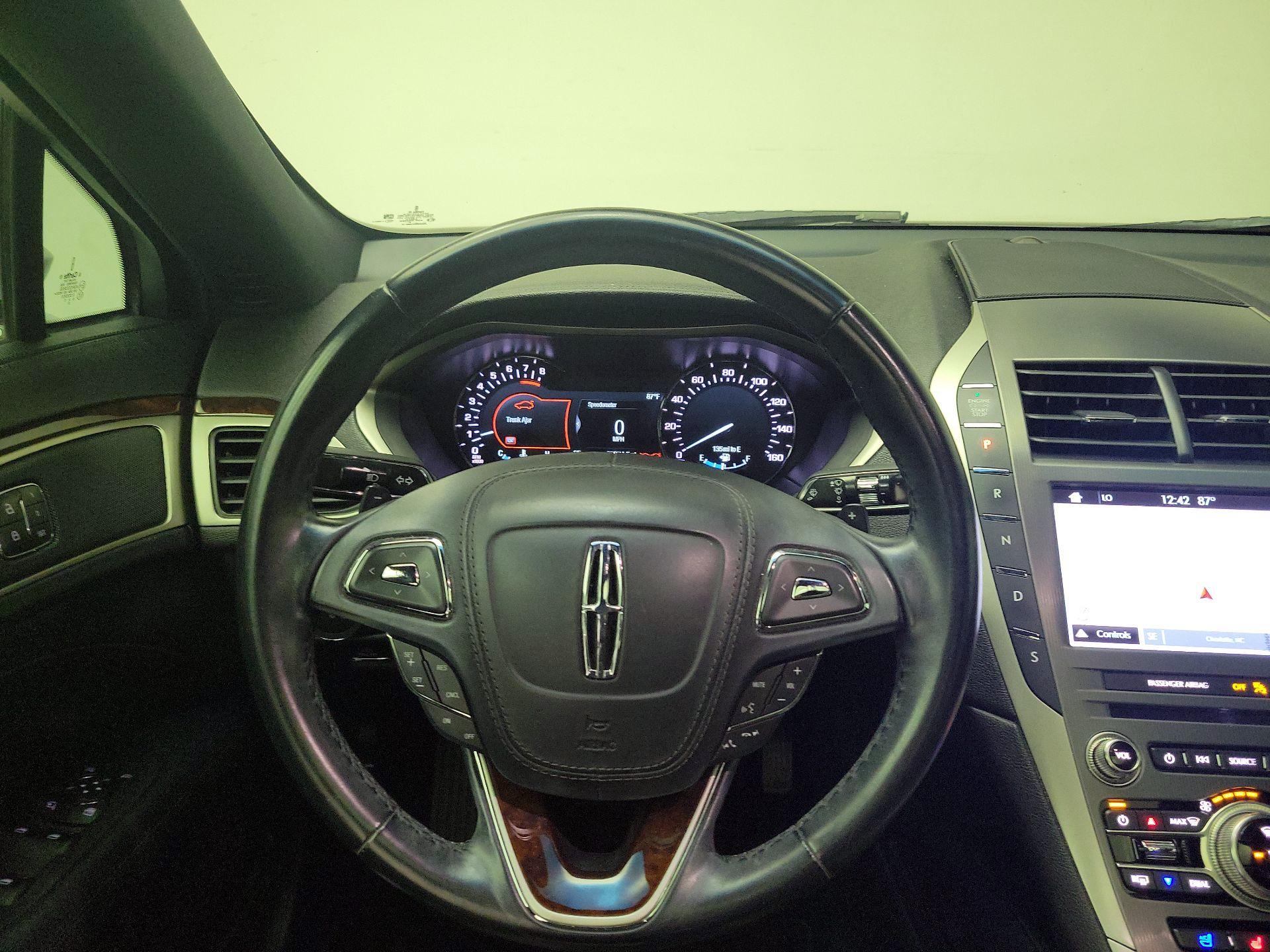Thumbnail: 2017 Lincoln MKZ - 10