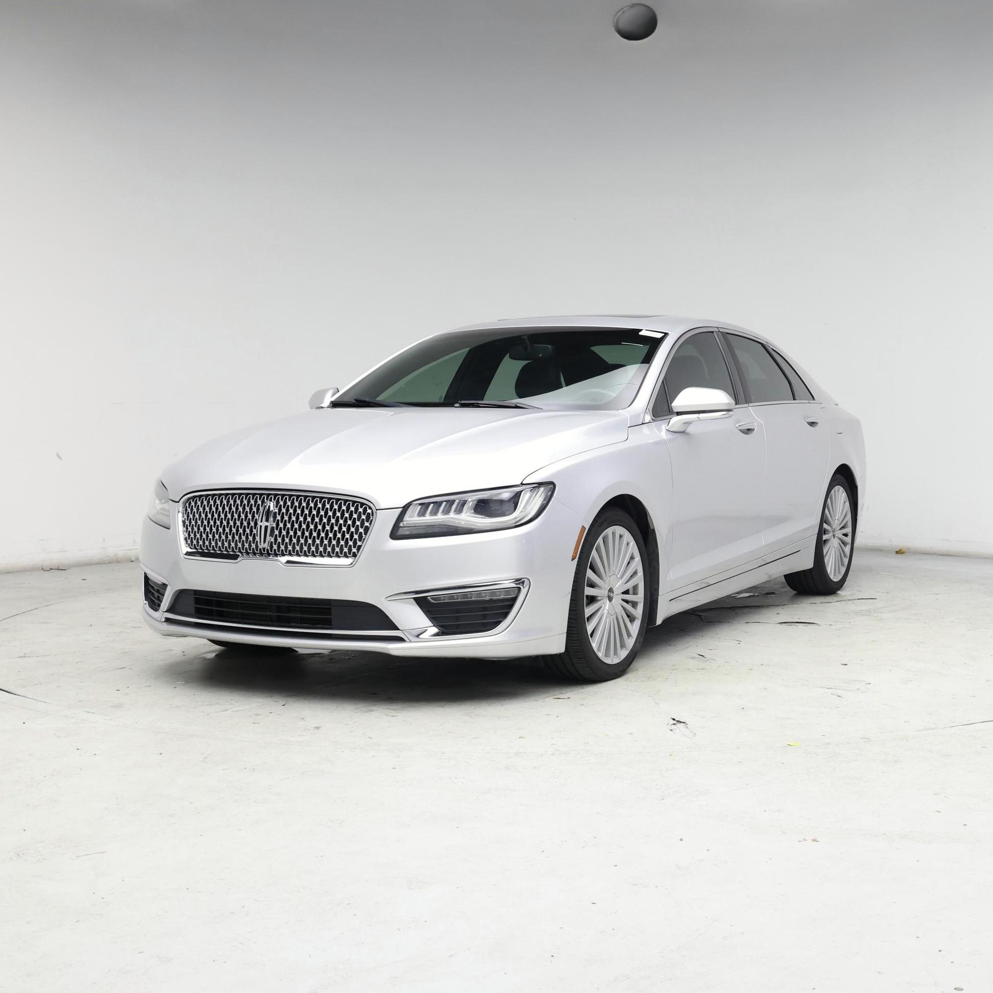 Thumbnail: 2017 Lincoln MKZ - 4