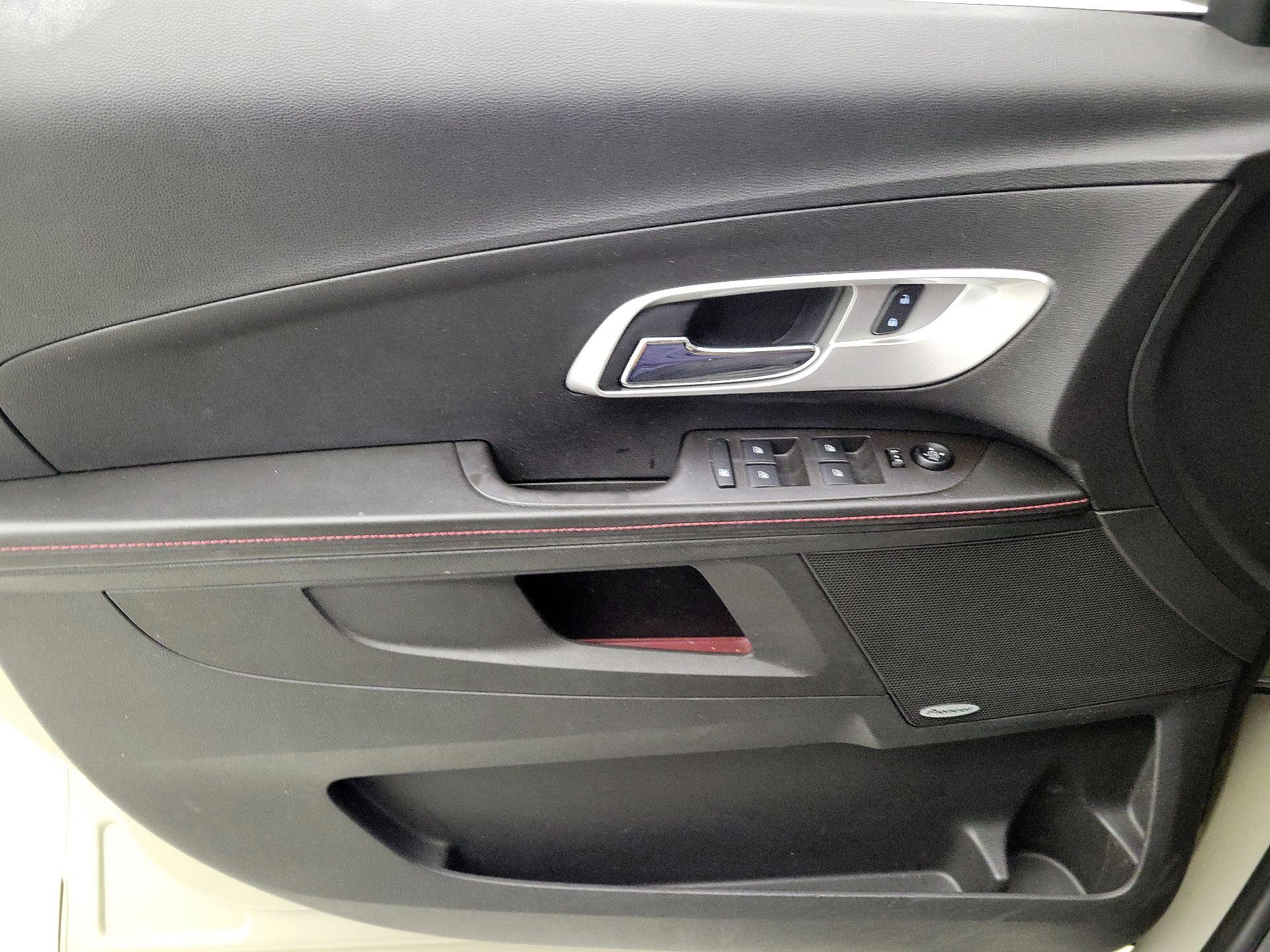 Thumbnail: 2015 Chevrolet Equinox - 12