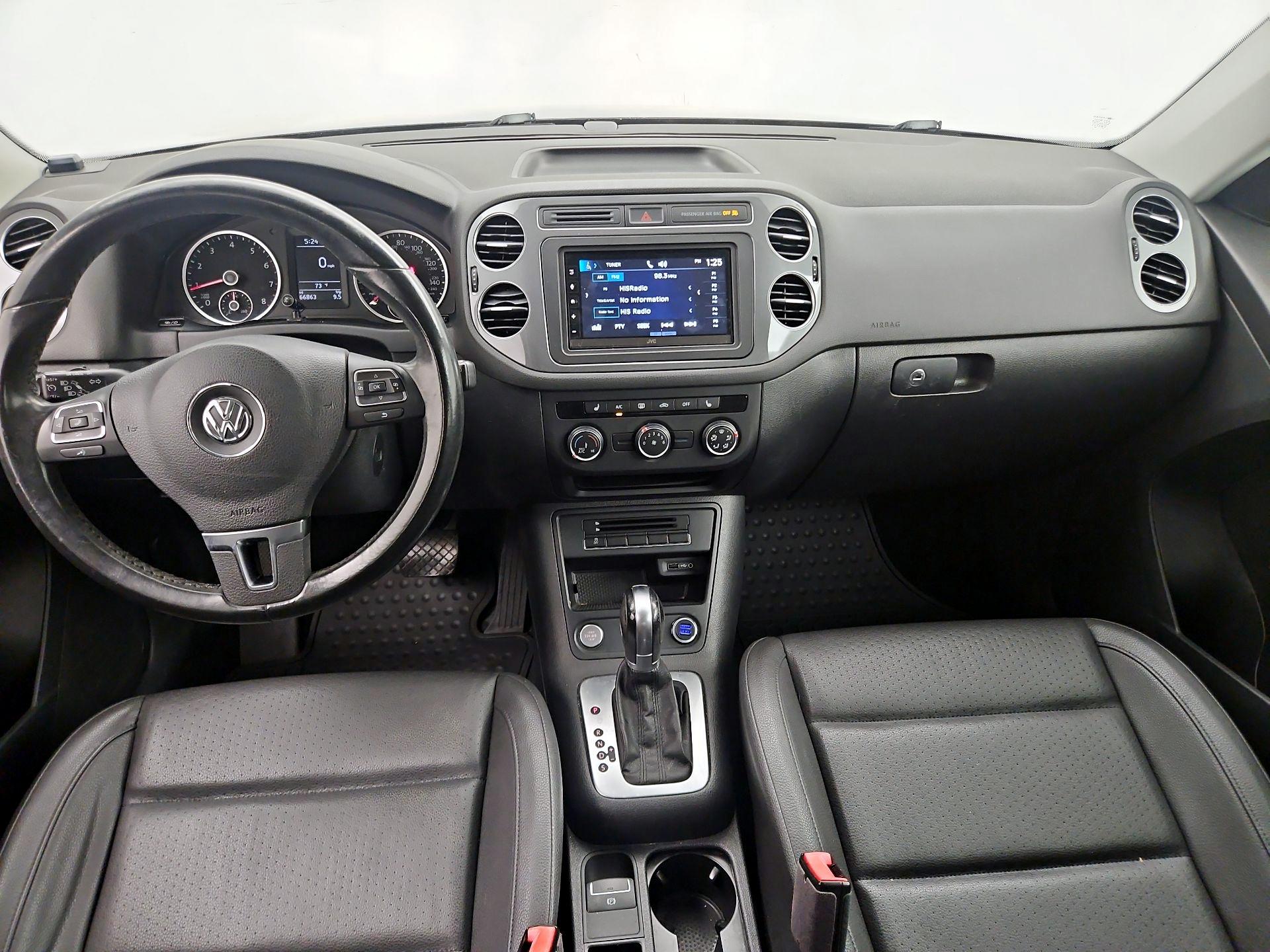 Thumbnail: 2017 Volkswagen Tiguan - 9
