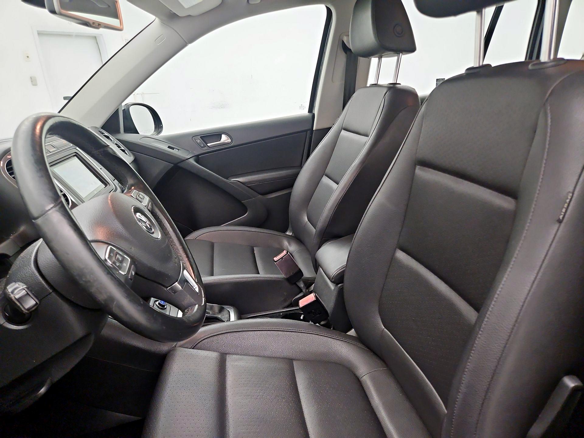 Thumbnail: 2017 Volkswagen Tiguan - 11