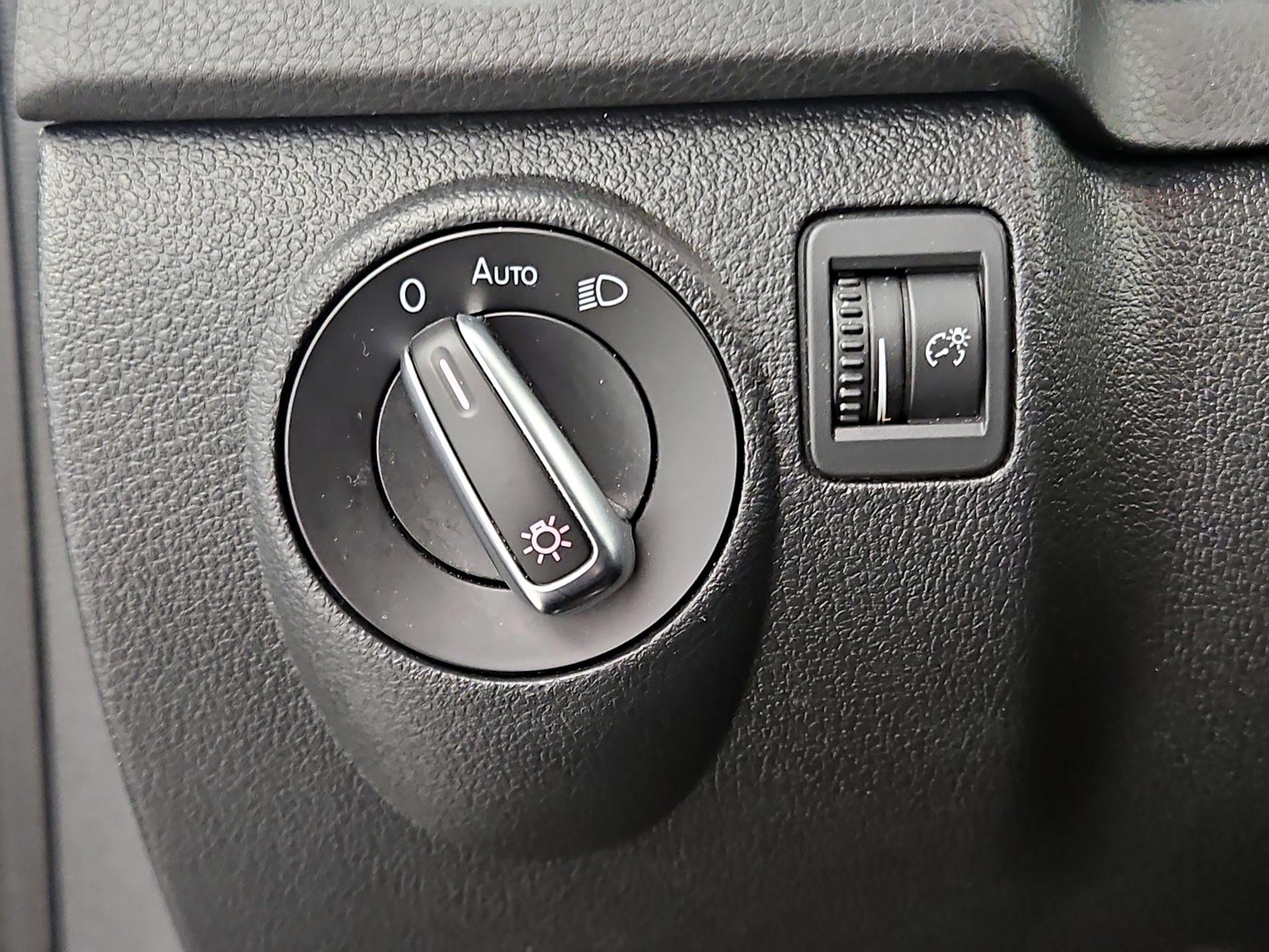 Thumbnail: 2017 Volkswagen Tiguan - 13