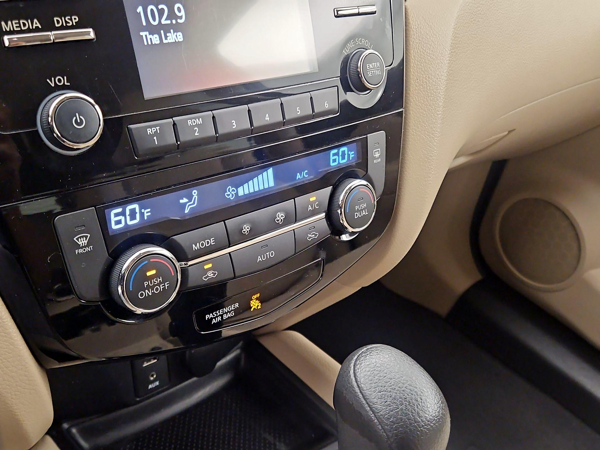 Thumbnail: 2016 Nissan Rogue - 16