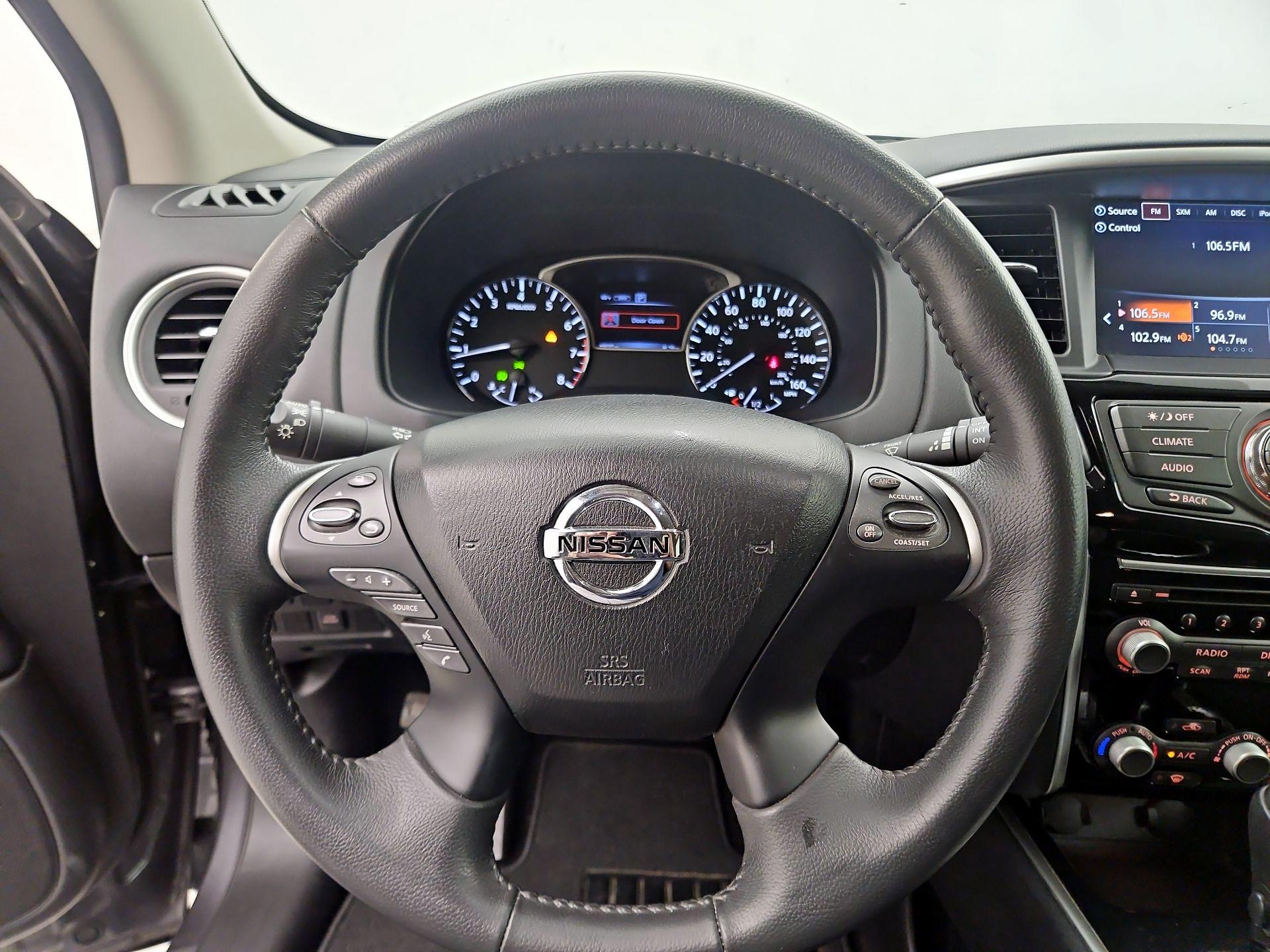 Thumbnail: 2017 Nissan Pathfinder - 10