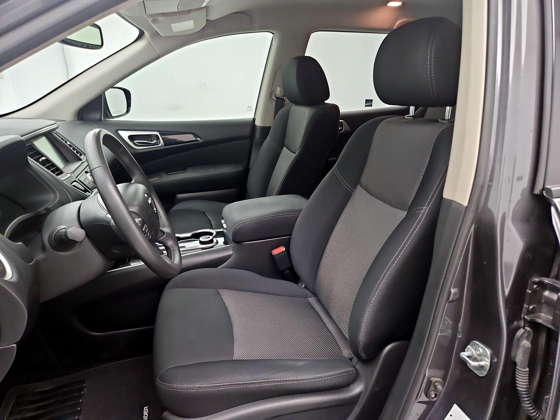 Thumbnail: 2017 Nissan Pathfinder - 11